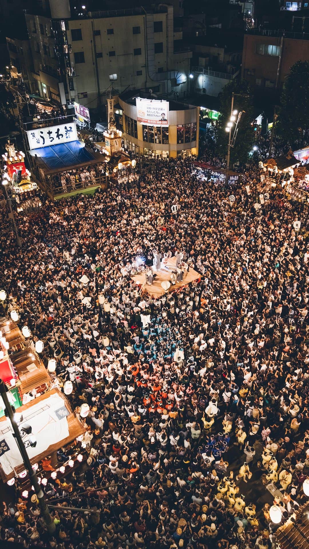 Yuma Yamashitaのインスタグラム：「Japanese Festival "Matsuri"  初めて見た熊谷の祇園祭である、うちわ祭りの熱気と迫力に圧倒されました。 🎥 @eos_canonjp R5  #熊谷うちわ祭り #夏 #祭り」