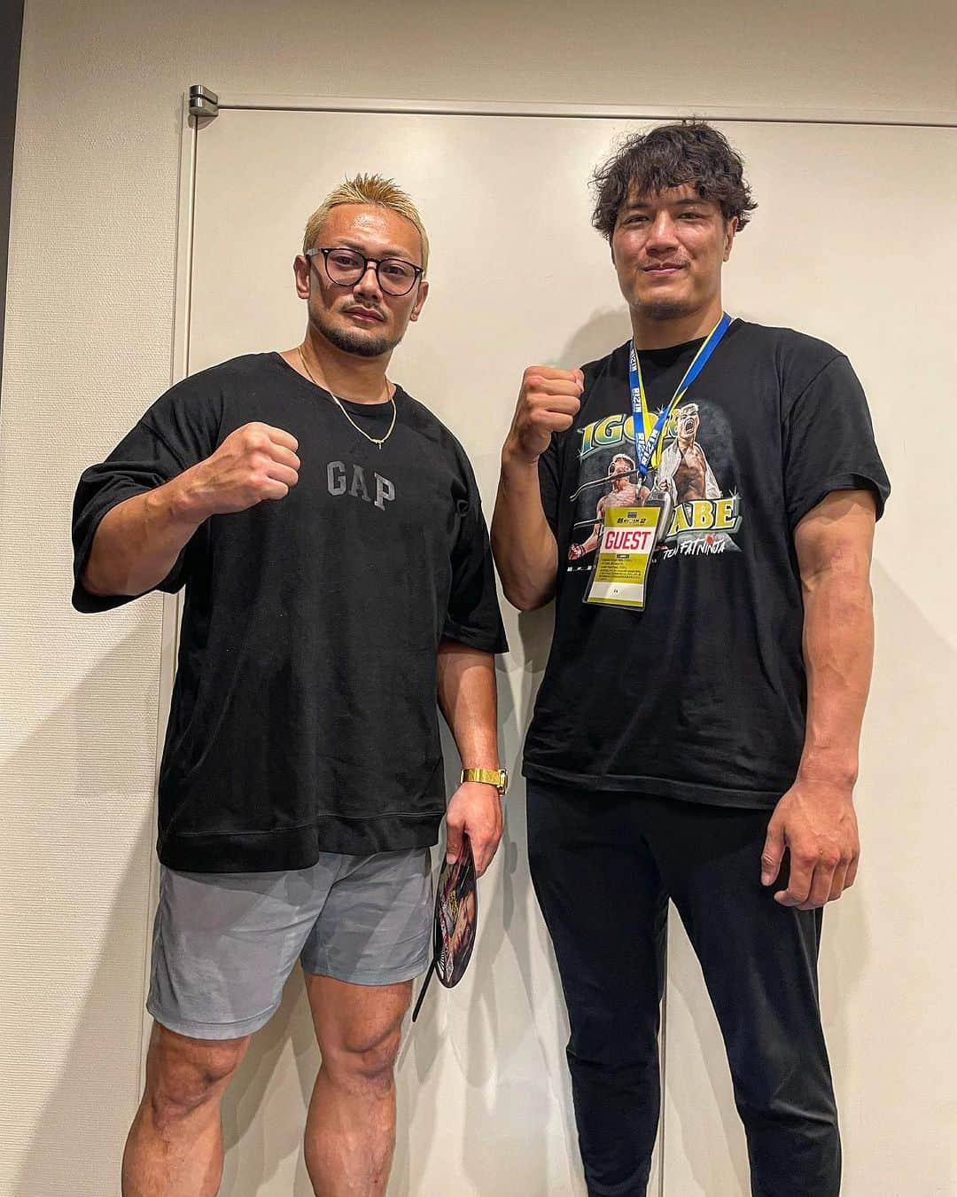 愛鷹亮のインスタグラム：「超RIZIN観戦で埼玉スーパーアリーナ🥊  RIZINヘビー級のシビサイ君と📷  ３年前にここで試合したなーと感慨深かったです。  #rizin  #超rizin  #埼玉スーパーアリーナ #格闘技 #試合 #総合格闘技 #mma」