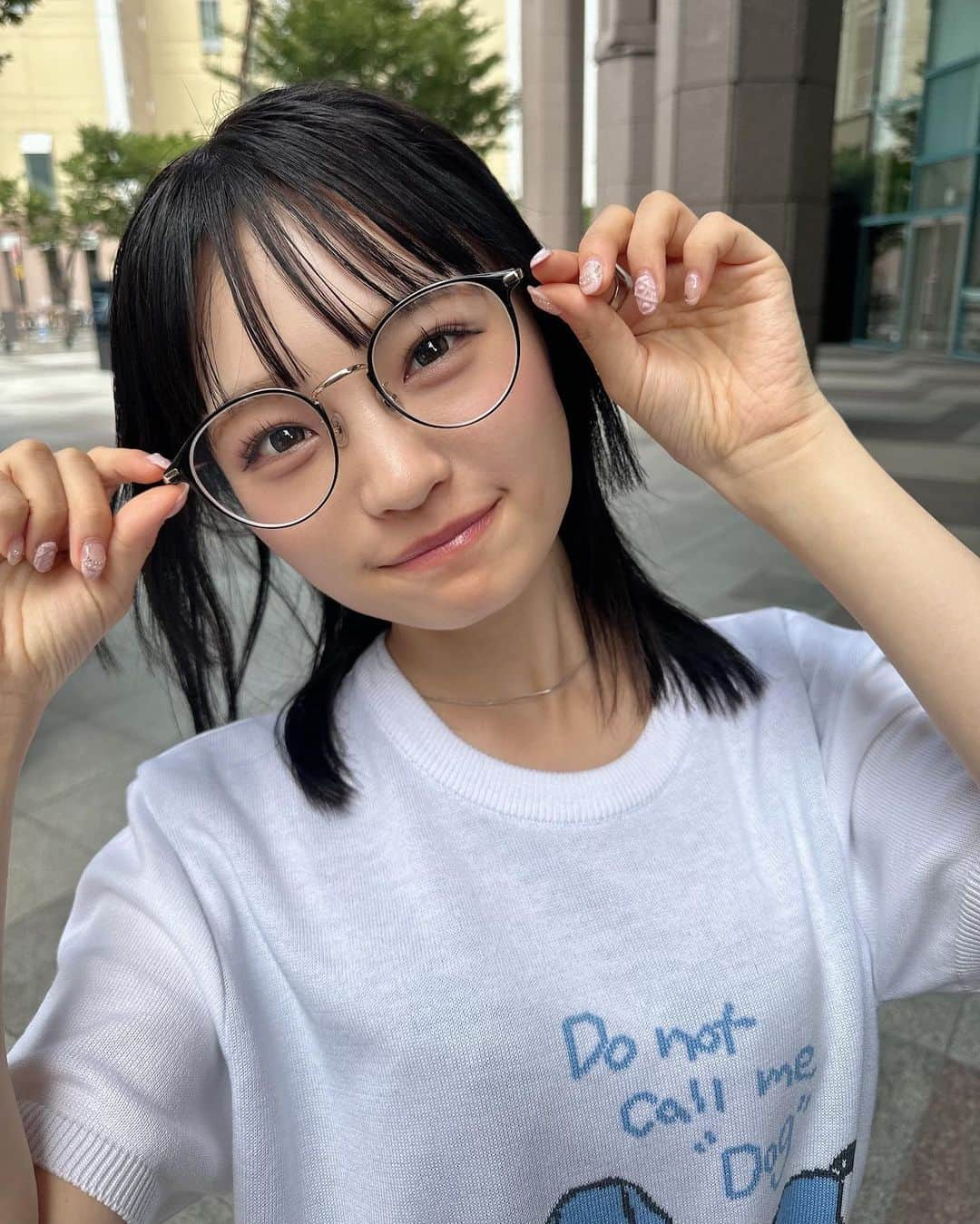 新澤菜央のインスタグラム：「メガネ女子好きな人ーーー❔🥽☁️🫧 ⠀ ⠀ 度入りだよ ー ！ ⠀ #彼女の私服がかわいい #低身長コーデ #sサイズコーデ #156cm #骨格ウェーブ #zoff #メガネ女子 #メガネコーデ #黒髪ミディアム #tinajojun #ティーナジョジュン #パンツコーデ #カジュアルコーデ #シルバーアクセサリー #ootd」