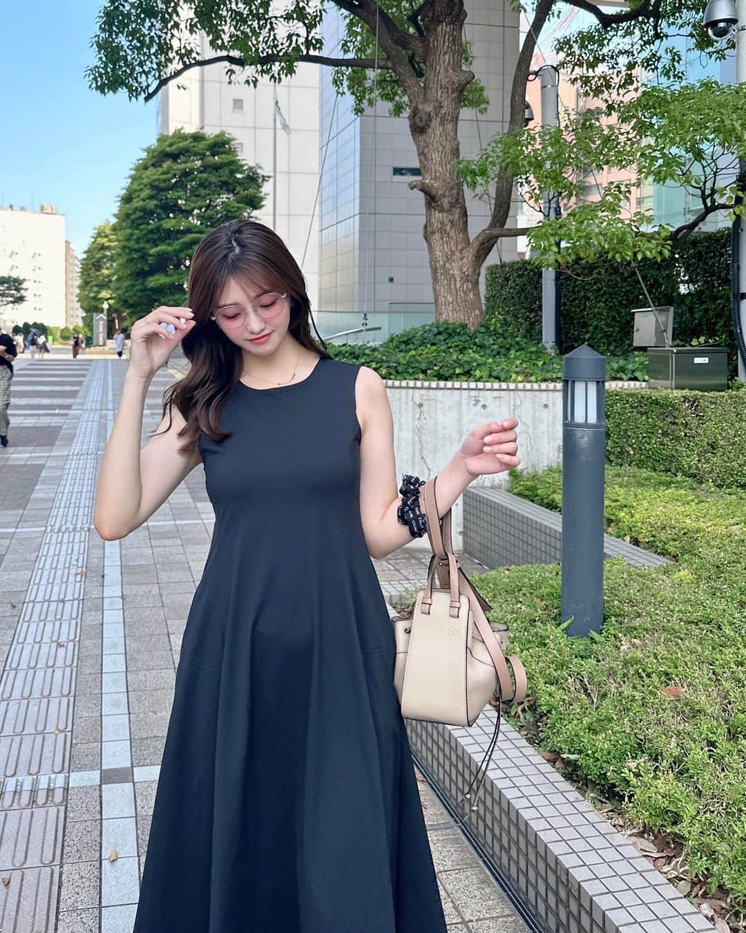 natsumiさんのインスタグラム写真 - (natsumiInstagram)「Black Code🐈‍⬛𓂃 𓈒𓏸 ㅤㅤㅤㅤㅤㅤㅤㅤㅤㅤㅤㅤㅤ @uniqlo_jp の エアリズムのワンピース万能すぎ♩ 今年の夏はこちらに 大変お世話になりそうです☺︎ ㅤㅤㅤㅤㅤㅤㅤㅤㅤㅤㅤㅤㅤ ㅤㅤㅤㅤㅤㅤㅤㅤㅤㅤㅤㅤㅤ onepiece @uniqlo_jp  sandal @shein_japan  bag @loewe  sunglasses @jins_japan  ㅤㅤㅤㅤㅤㅤㅤㅤㅤㅤㅤㅤㅤ ㅤㅤㅤㅤㅤㅤㅤㅤㅤㅤㅤㅤㅤ ㅤㅤㅤㅤㅤㅤㅤㅤㅤㅤㅤㅤㅤ ㅤㅤㅤㅤㅤㅤㅤㅤㅤㅤㅤㅤㅤ #ootd #code #uniqlo #エアリズム #ユニクロ購入品 #ワンピースコーデ #ブラックコーデ #夏服コーデ #プチプラ  ㅤㅤㅤㅤㅤㅤㅤㅤㅤㅤㅤㅤㅤ ㅤㅤㅤㅤㅤㅤㅤㅤㅤㅤㅤㅤㅤ ㅤㅤㅤㅤㅤㅤㅤㅤㅤㅤㅤㅤㅤ」7月30日 20時47分 - iskw_ntm