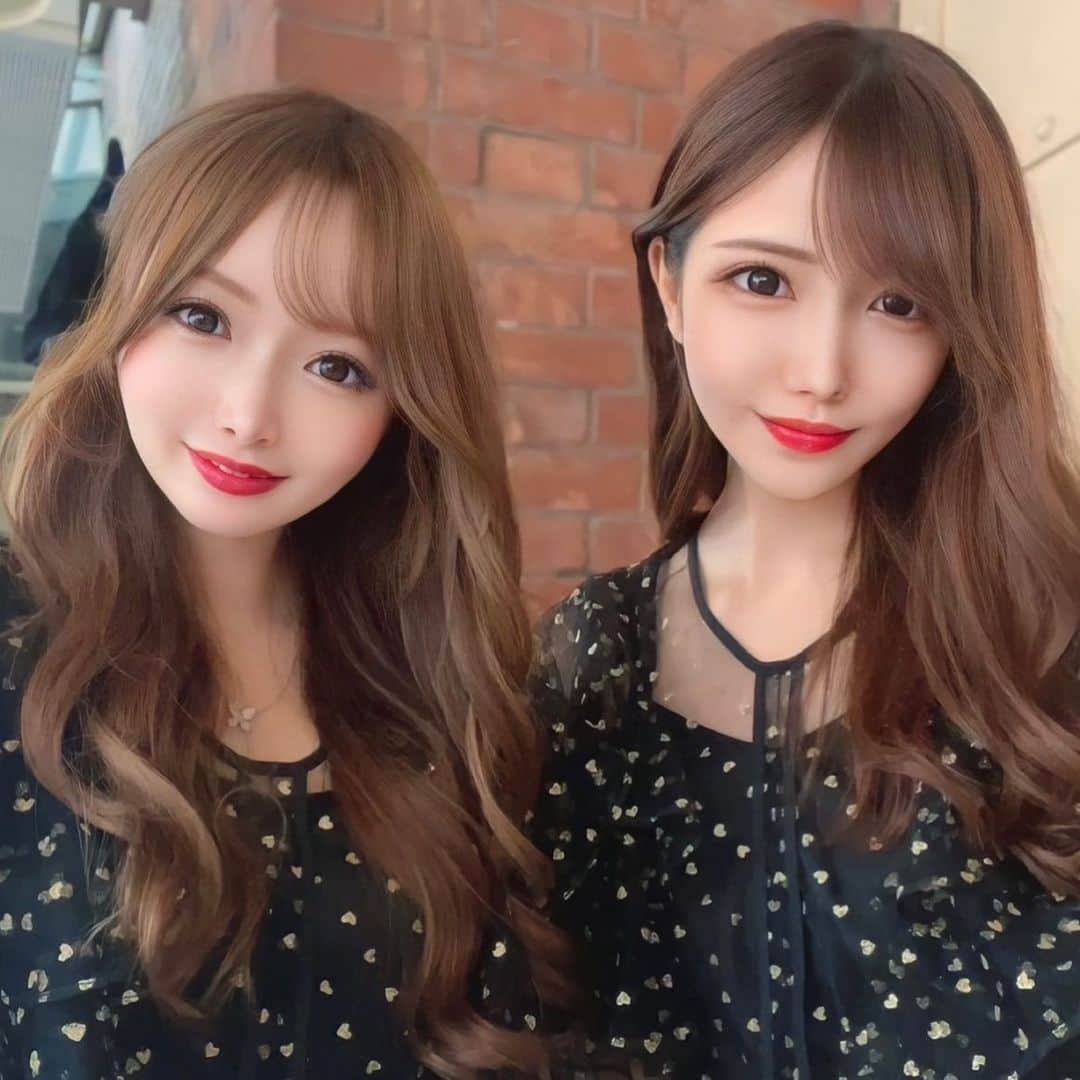 希咲みらいのインスタグラム：「洋服おそろぴ🌼 @riu.official   #新宿 #歌舞伎町 #六本木 #北新地 #すすきの #大阪ミナミ #中洲 #キャバ嬢 #キャバクラ #ラウンジ #kabukicho #japanesegirl #美麗 #jkf女郎 #正妹 #横浜 #赤レンガ倉庫 #横浜観光 #yokohama #横浜中華街 #夏コーデ #todaysoutfit #riu #ヘアアレンジ」