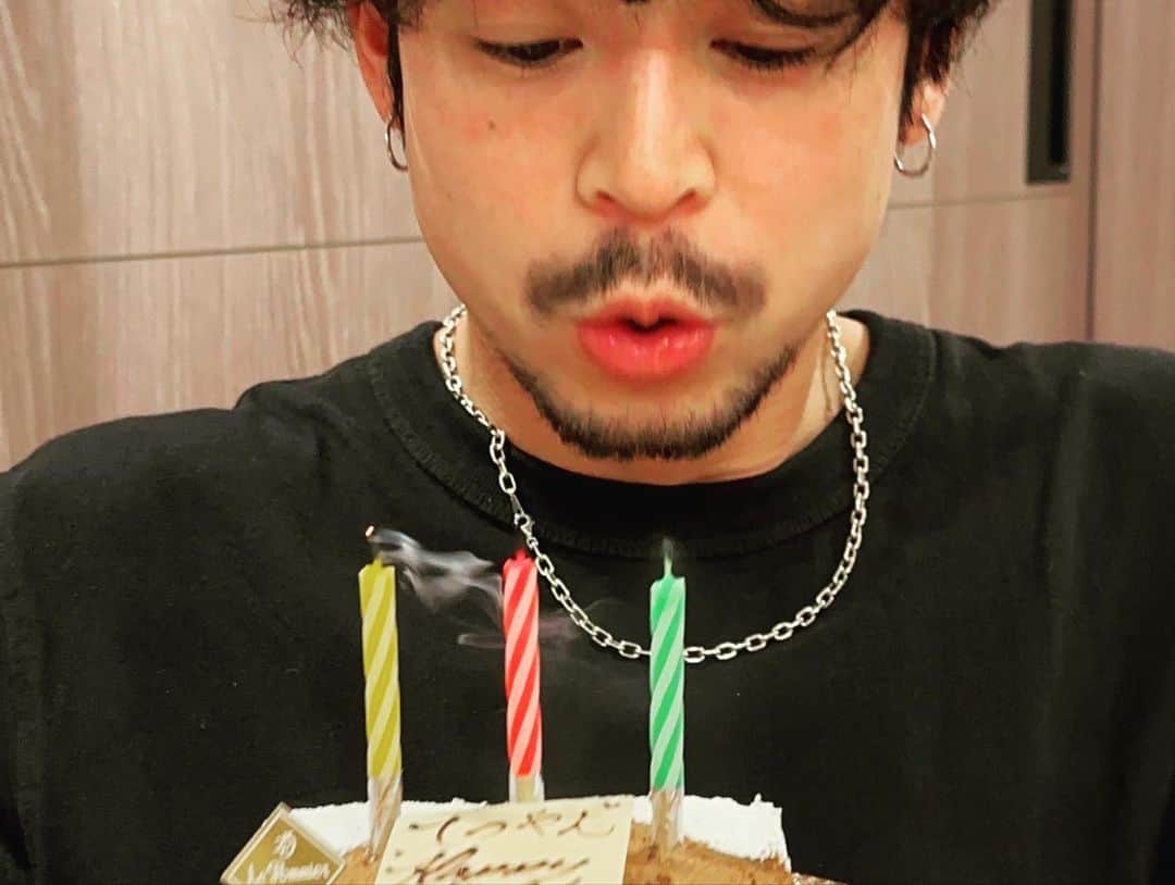 菅谷哲也さんのインスタグラム写真 - (菅谷哲也Instagram)「お陰様で沢山の感謝と共に30歳を迎えることができました。  関係者の皆様、日頃より応援してくださる皆様、いつもありがとうございます。  日々感謝の気持ちを胸に、三十路も張り切って参ります🕺」7月30日 21時01分 - tetsuyasugaya