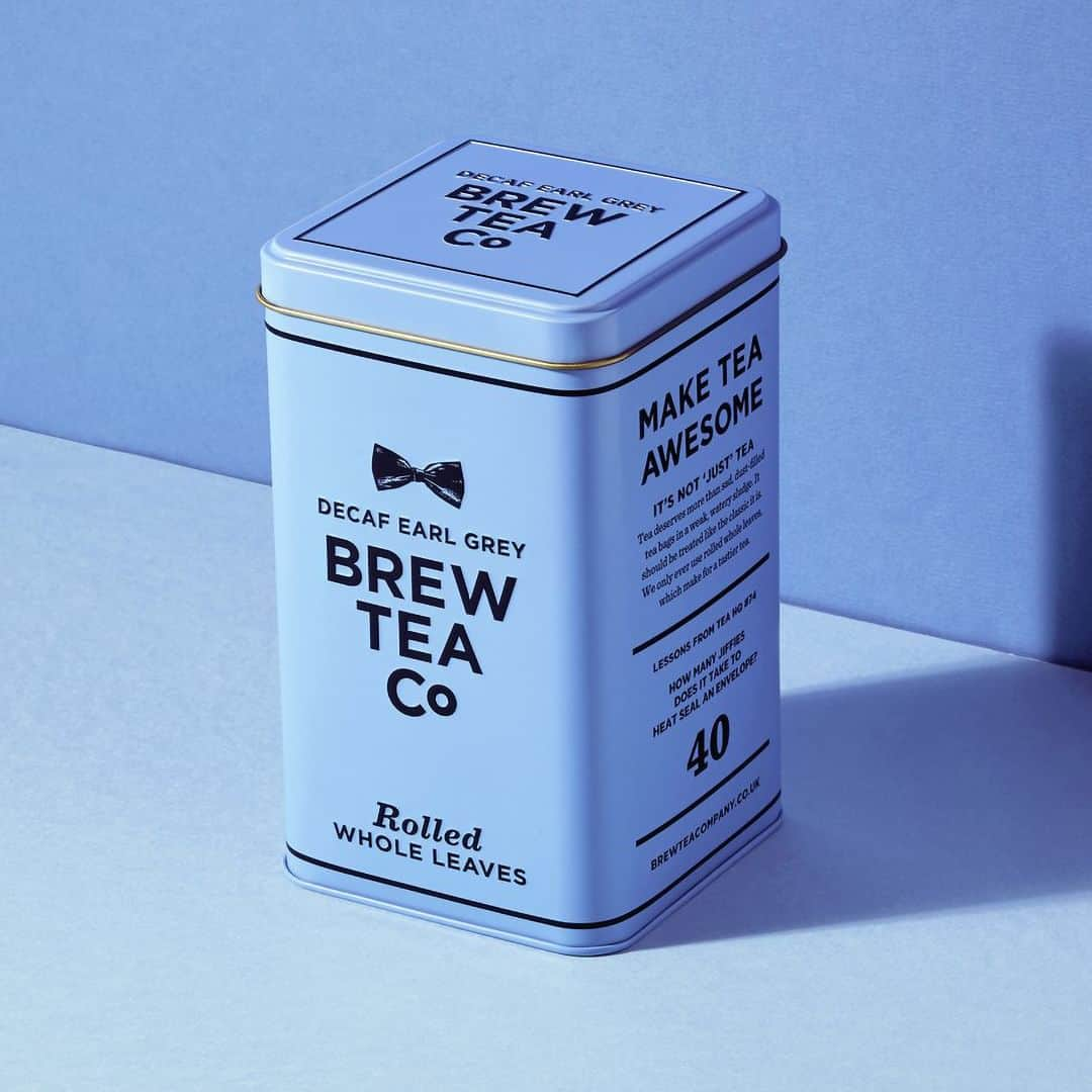 MILLEPORTEさんのインスタグラム写真 - (MILLEPORTEInstagram)「1杯の幸福は、1日の幸福へ。 Brew Tea Co. on ミレポルテ 「Brew Tea Co.（ブリュー ティー カンパニー ）」のブランド名は、イギリス北部のスラング「A brew（1杯のティー）」に由来。紅茶を淹れるプロセスだけでなく、温かさや居心地の良さなど人と人との繋がりも想起させる考え抜かれたブレンドは、あなたの日常をほっとさせ、他では得られない幸福をもたらしてくれるでしょう。チャイやデカフェのラインアップなど、個性あふれる珠玉のフレーバーを、デイリーのちょっとした自分時間に、あるいは大切な人とのひとときに、ぜひお楽しみください。 #ブリューティーカンパニー #BrewTeaCo #一杯の幸福 #紅茶 #ティータイム #ほっと一息 #リラックス #お茶の時間 #英国式 #チャイ #デカフェ #アールグレイ #アッサム #ラグジュアリー #ラグジュアリーモーメント #ラグジュアリーブランド #ブランド #MILLEPORT」7月30日 21時00分 - milleporte_official