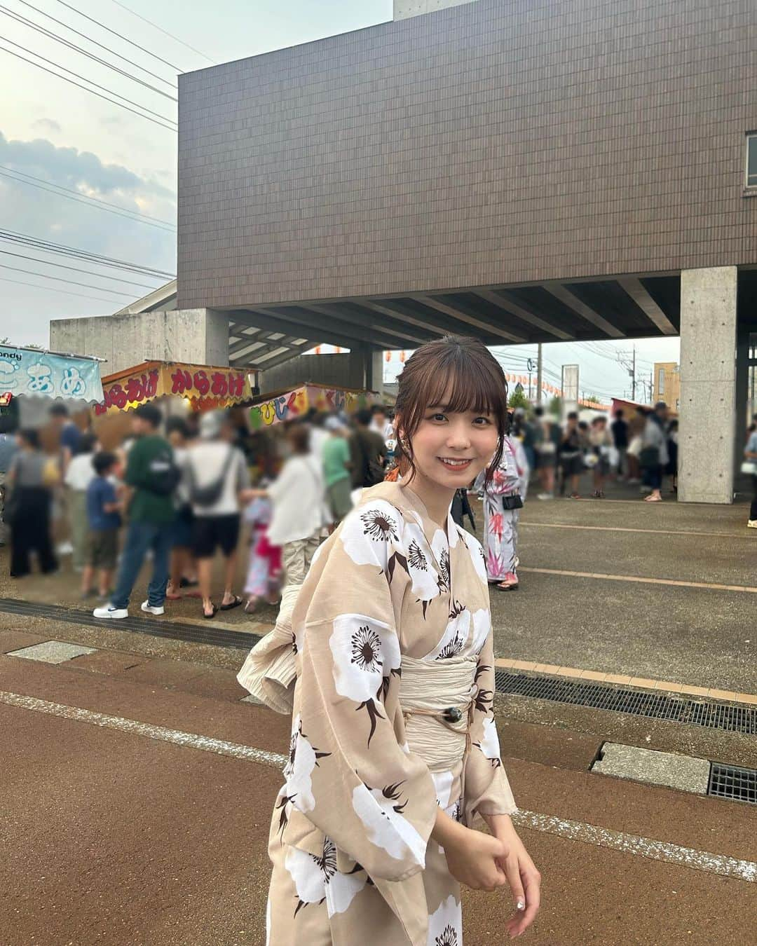 宮崎由加さんのインスタグラム写真 - (宮崎由加Instagram)「かほく四季まつり サマーフェスタinかほく ⁡ ベージュの浴衣お気に入り🦙🦙」7月30日 21時03分 - yuka_miyazaki.official