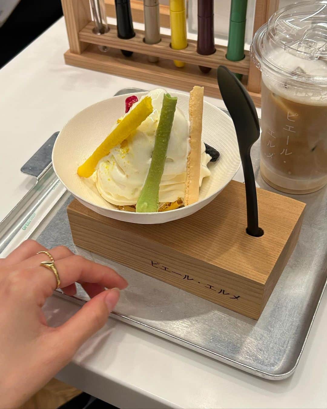 木下桜さんのインスタグラム写真 - (木下桜Instagram)「. 暑くてアイスばっかり食べてる🫠🍃 (最後はコーヒーゼリー☕️)」7月30日 21時08分 - yo_kinoshita