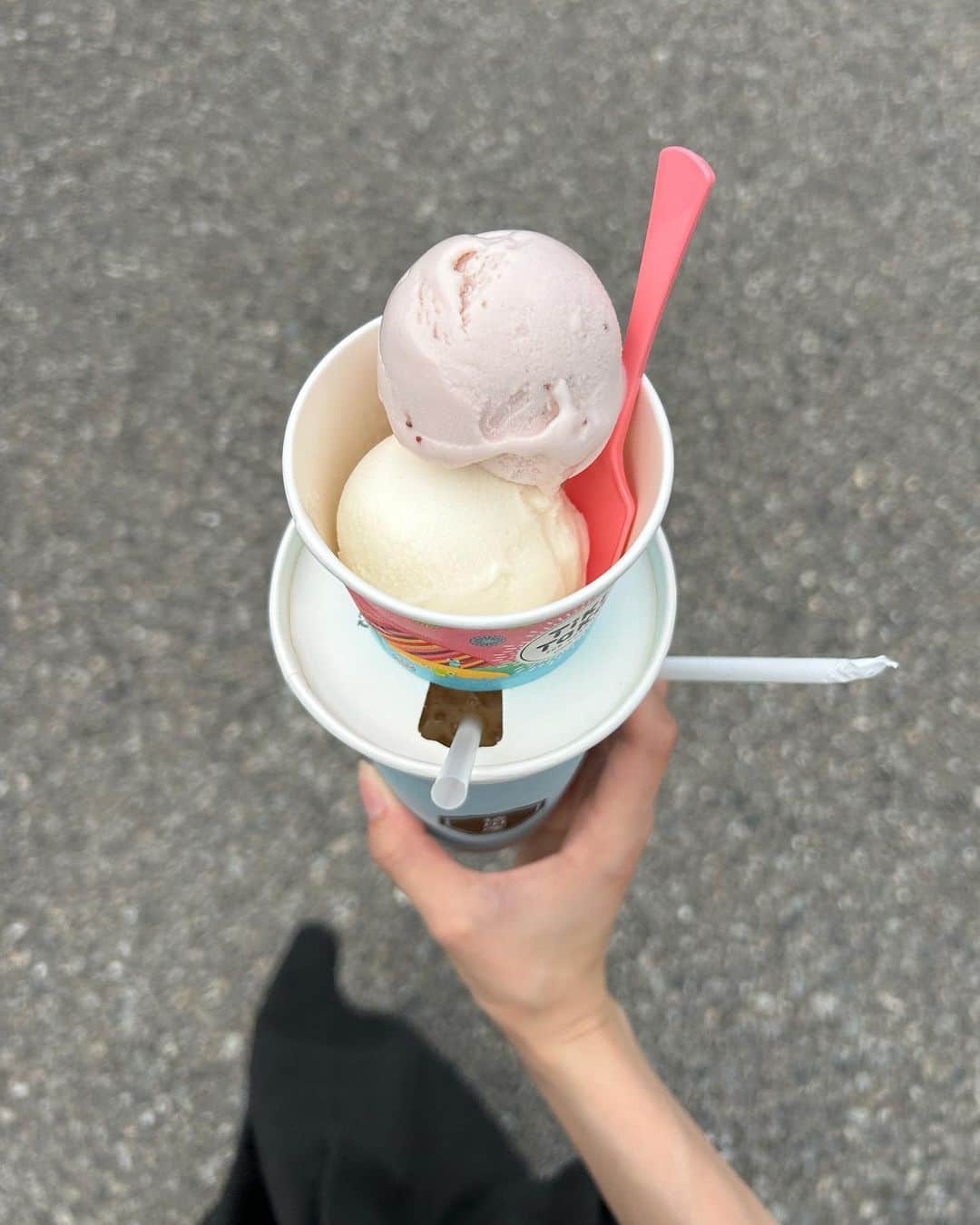 木下桜さんのインスタグラム写真 - (木下桜Instagram)「. 暑くてアイスばっかり食べてる🫠🍃 (最後はコーヒーゼリー☕️)」7月30日 21時08分 - yo_kinoshita