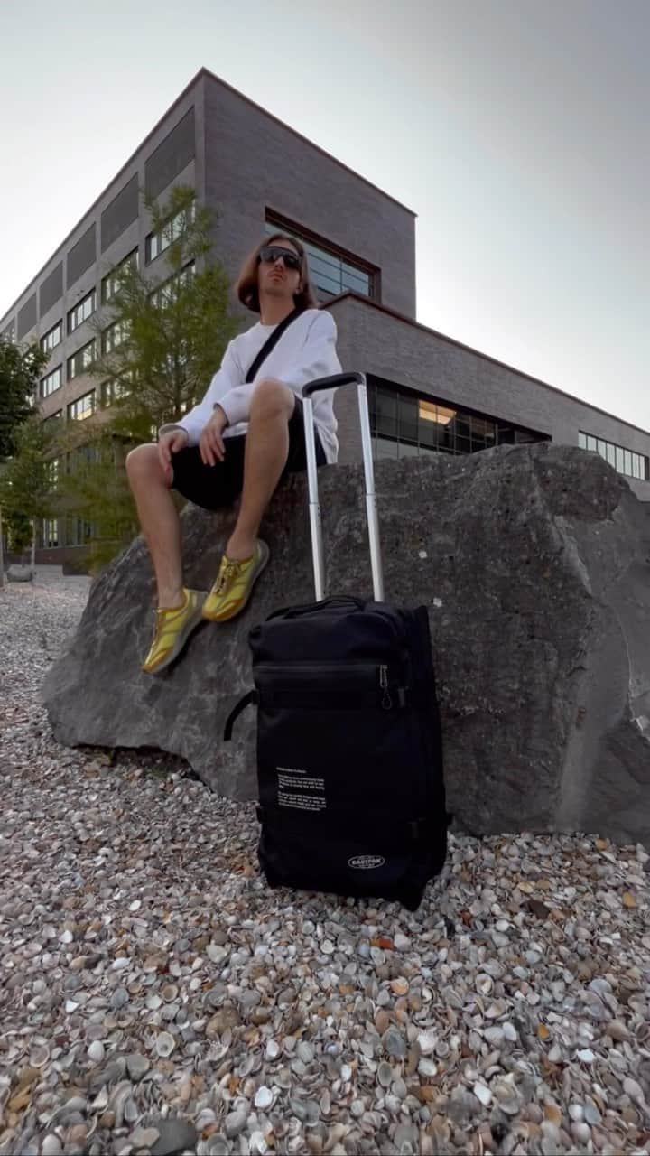 イーストパックのインスタグラム：「Our Transit’r S Storm Black, styled and already adopted by @dmtrysimakov   More on www.eastpak.com  #builttoresist」