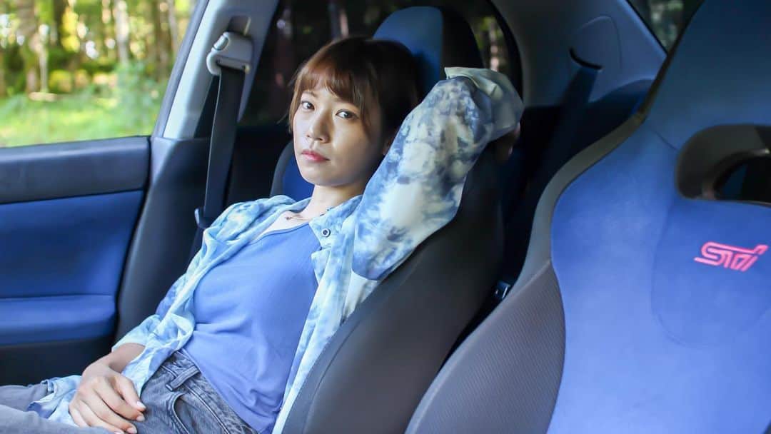のインスタグラム：「先日の動画の没サムネです😊  #愛車紹介#テレス#車好き女子#車女子#subaru#impreza #wrx#sti#gda#gdb#インプレッサ」