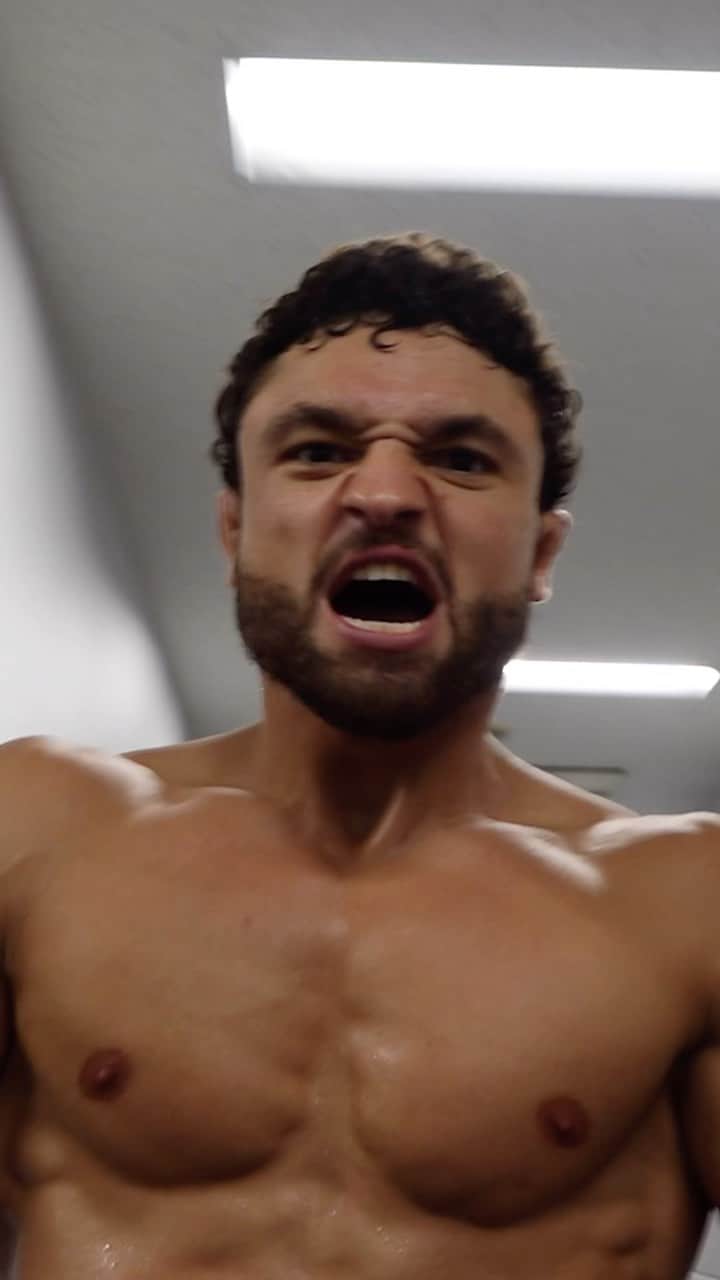 RIZIN FF OFFICIALのインスタグラム：「NEW FEATHERWEIGHT CHAMPION👑 @vugar_karamov」