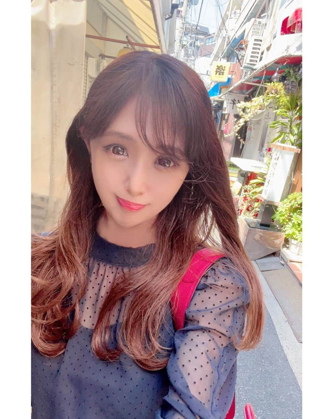 pe_momo.293のインスタグラム：「こんばんわ🤗. . 久しぶりの夏風邪🤧. 熱は37度微熱で上がらないのに　熱以上にしんどくて💦. すごーーい眠ったら めっちゃ回復❤️‍🩹✨✨. 皆んなも気をつけてね😉✨. . . pic2枚はキャプとは関係なさすぎ〜🙈笑. . . . . . . 今日も見に来てくれてありがとう✨✨ . . . #夏風邪 #お洒落な人と繋がりたい#大人女子コーデ#ガーリーコーデ#巻き髪#いつもありがとう#新世界#通天閣」