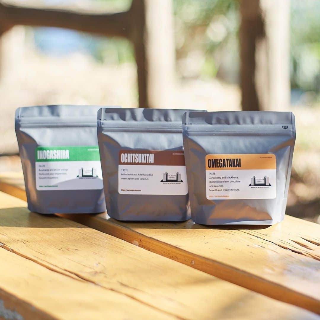 のインスタグラム：「SACHIOPIA COFFEE いよいよ明日オープン グッズも可愛くできました ぜひ明日から遊びに来てくださいね でも暑いのでお気をつけてね  オープン日:2023/7/31(月) ※猿田彦珈琲は7/26(水)にグランドオープン 営業曜日:サチオピア月曜〜火曜 　　　　猿田彦珈琲水曜〜日曜 住所: 東京都武蔵野市吉祥寺南町1-17-10　F＆Ｗビル１階2号室 営業時間:8:00〜21:00  ※クレジットの端末が届かないことが分かりまして、少しの間現金のみとなってしまいます。本当にすいません！ 何卒よろしくお願いします。  #サチオピアコーヒー #SACHIOPIACOFFEE #猿田彦珈琲 #sarutahikocoffee  #吉祥寺 #吉祥寺カフェ #スペシャルティコーヒー #サチオピア」