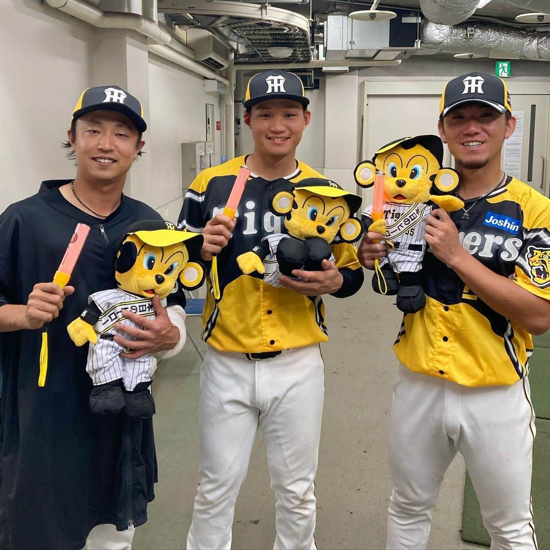 阪神タイガースさんのインスタグラム写真 - (阪神タイガースInstagram)「今日のヒーローは伊藤将司選手、島本選手、森下選手です！ #今日のヒーロー  #伊藤将司 選手 #島本浩也 選手 #森下翔太 選手 #阪神タイガース  #ウル虎の夏 #ウル虎の夏2023 #JERAセリーグ #ARE」7月30日 21時27分 - hanshintigers_official