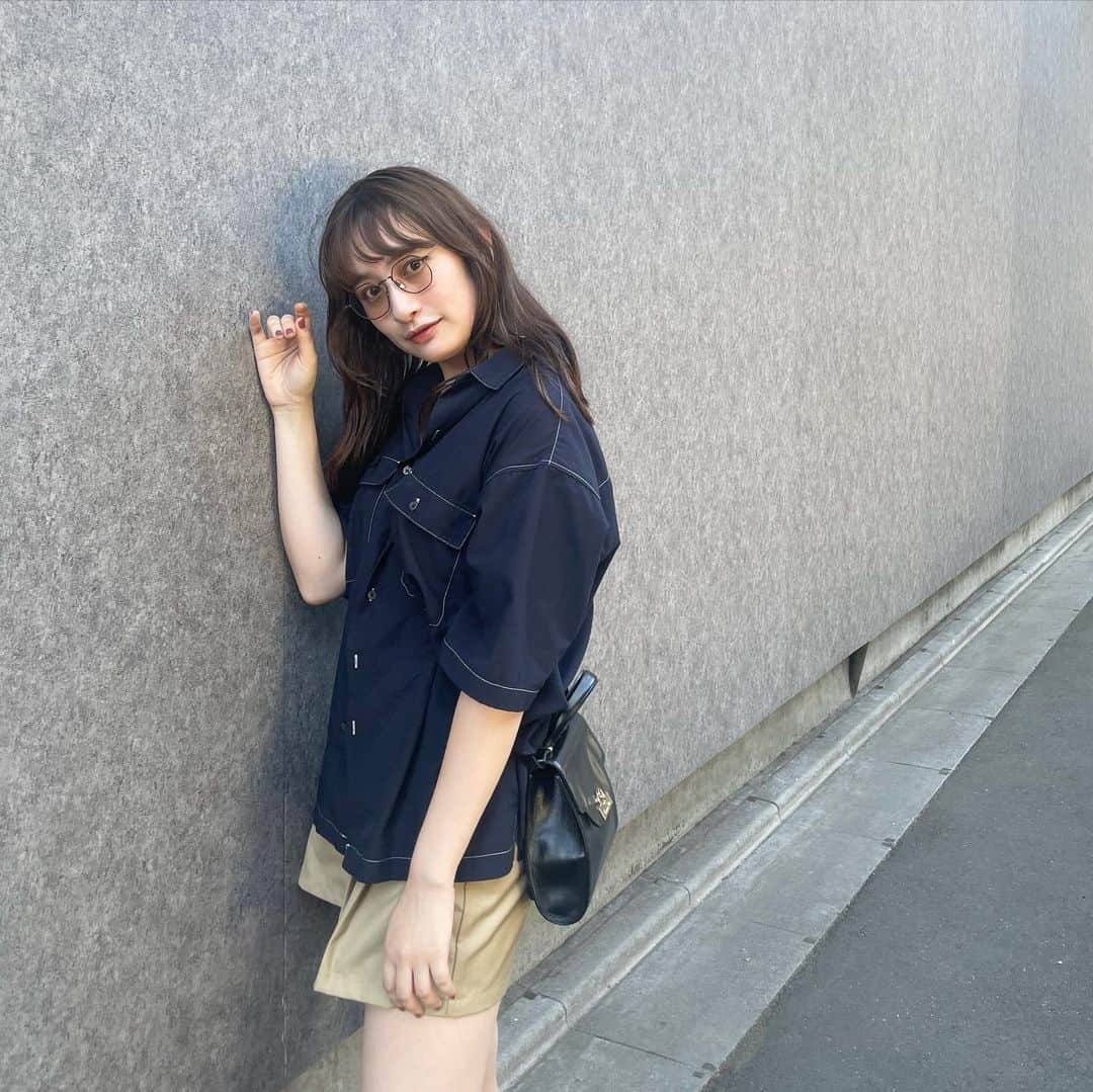 川口カノンのインスタグラム：「新しいサングラス🕶でうきうき。 @resee.official  . デザイナーさん素敵な方すぎた😭♡ ． 今日も暑かったね〜 ． ． ． ．  #coordinate#coordinate#code#fashion#きゃのんコーデ#コーディネート#コーデ#ファッション#私服#西装#搭配#时尚#패션#사복#양복」