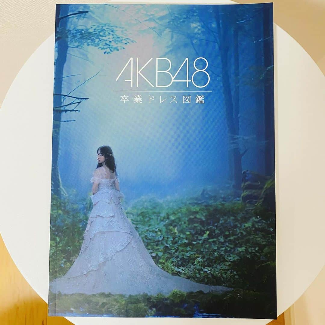 樋渡結依さんのインスタグラム写真 - (樋渡結依Instagram)「AKB48大衣装展に行ってきたよ👗♡  オサレカンパニーさんの素敵な衣装でアイドル活動できて幸せだったなぁって改めて思いました😊❣️ アイドル衣装好きの皆さんは特におすすめだよ！！  #akb48  #akb48大衣装展  #オサレカンパニー  #アイドル衣装  #大好きな先輩 方の衣装や #思い出 の衣装が展示されてたよ😊 #わるきー はやっぱり最高！ 最後のドレスは #渡辺美優紀 さんと #宮脇咲良 さんのドレスです🫶  ＊卒業ドレス図鑑に私の卒業ドレスも載ってたよ！是非チェックしてみてね☺️」7月30日 21時21分 - yui_hiwatashi0430