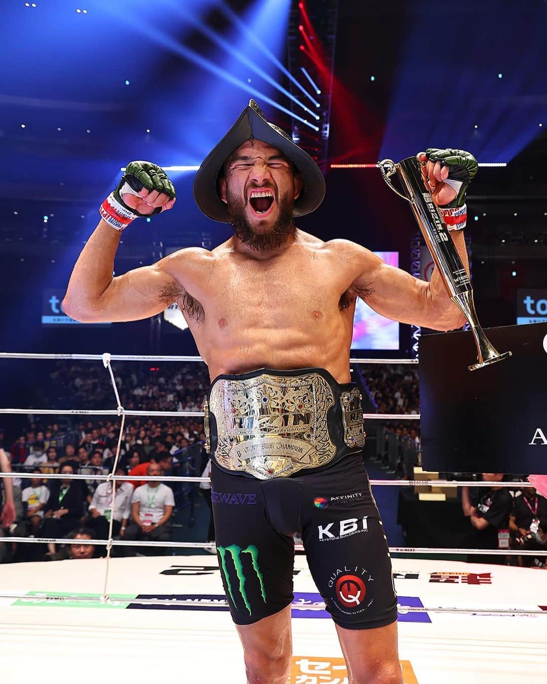RIZIN FF OFFICIALのインスタグラム：「Well done champ! 👏  Proud to see @jarchmma flying the flag for Bellator MMA and becoming the first American fighter to win a @rizin_pr world title.   #SuperRIZIN2 #BellatorXRizin」