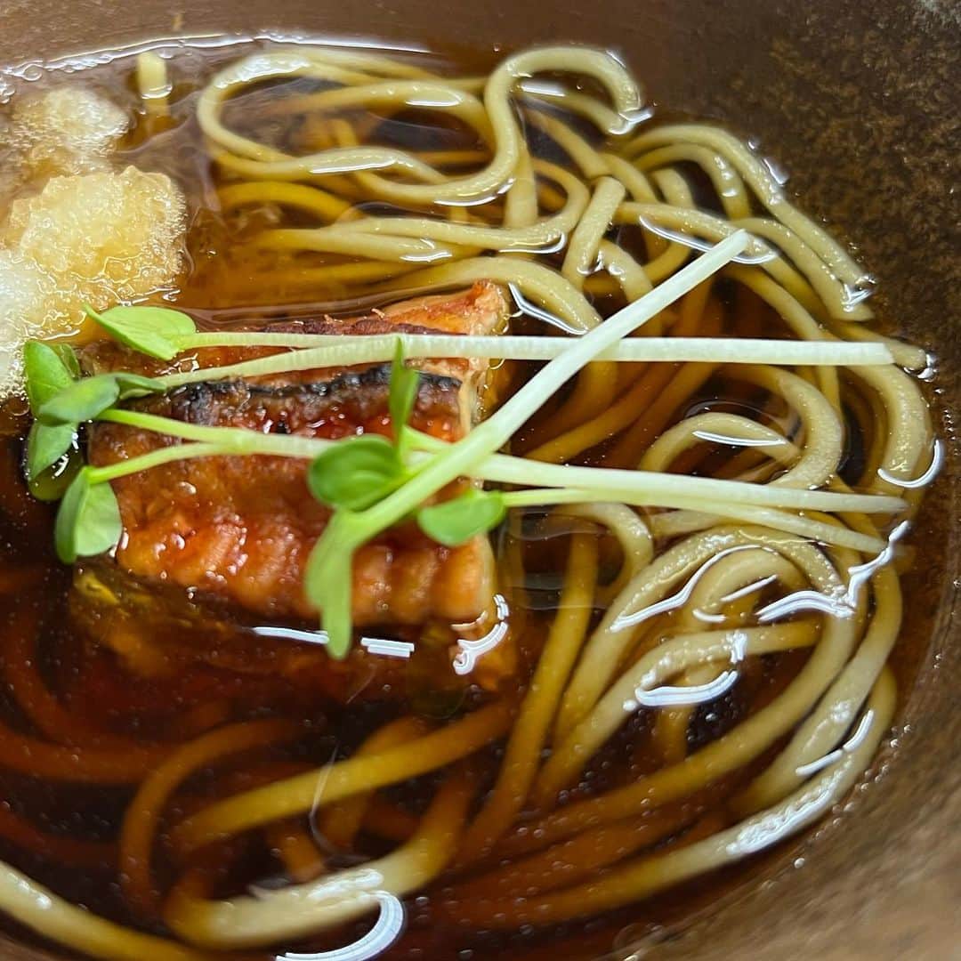 柳家三之助さんのインスタグラム写真 - (柳家三之助Instagram)「お蕎麦と鰻なう。」7月30日 21時39分 - sannosuke