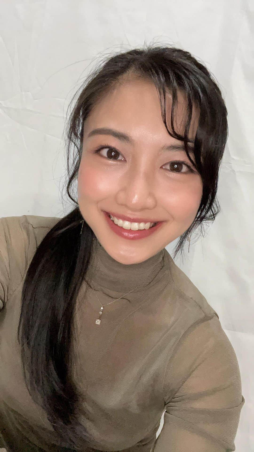 大野真緒のインスタグラム：「EP21 ・今週の出来事 ・かき氷何味が好き？ ・映画が上映されます！！ ・みなさん夏バテ気をつけて💦  かき氷のお話したら食べたくなっちゃった🥹💦来週はアイス食べながらライブしようかなー🤔みなさんも一緒に涼みながら参加していただけたら嬉しいです☺️ とにかく8/19の詳細を早く入手しますね💨 今日もご視聴いただきありがとうございました✨また来週お会いしましょうね😌  #maotime」