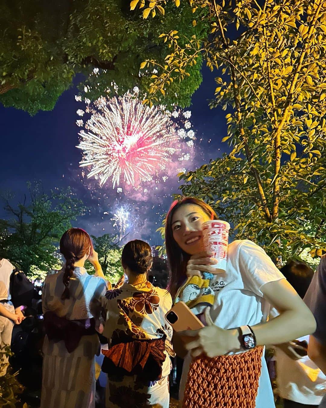 田中萌のインスタグラム：「日本の夏を堪能した😆🎇🇯🇵 人生初たこせんたべた🐙🫶 #花火大会 #夏」