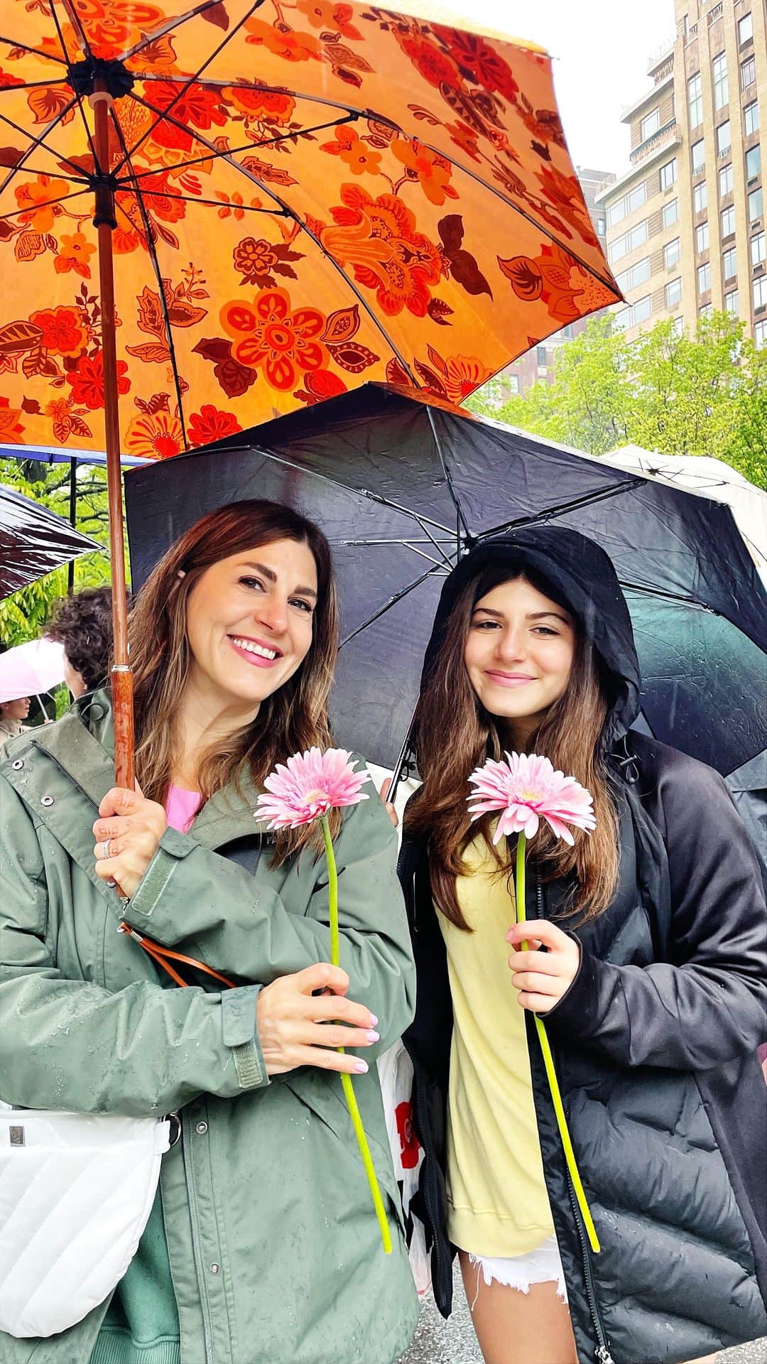 Ilana Wilesのインスタグラム：「Two Days in the Life of a NYC Mom: Sleepaway Camp Edition // This is a little recap from when we sent our kids off to camp!」