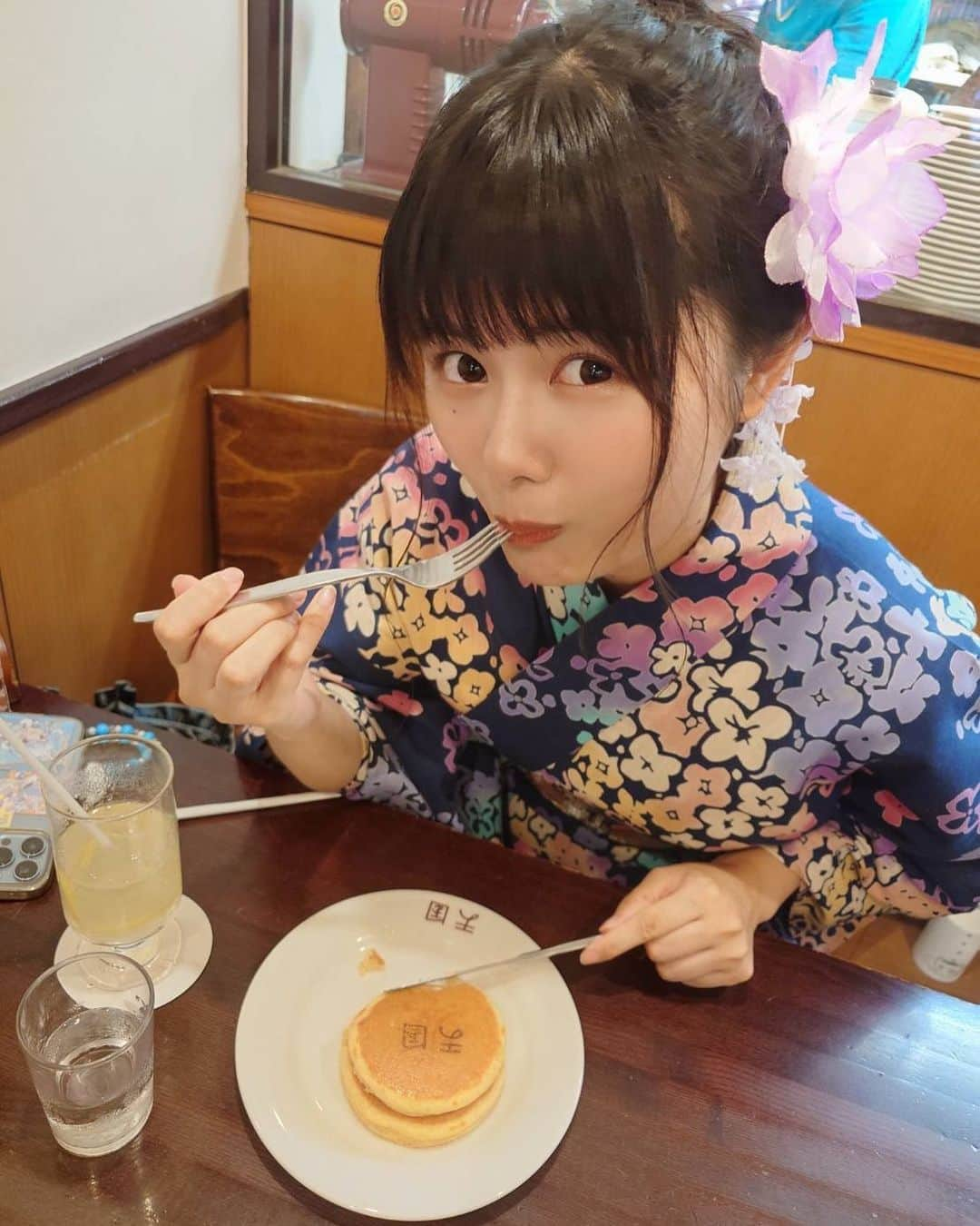 蒼山みことのインスタグラム：「君のパンケーキ1口食べちゃった(ﾉ≧ڡ≦)☆  #newpost  #Japanese #japanesegirl  #gravure  #浴衣  #浴衣ヘアアレンジ  #浴衣女子  #浅草  #天国  #パンケーキ  #グラビアアイドル #グラビア #インスタグラビア #グラドル #グラドル自撮り部  #いいね #instaphoto #instagood #follow #followme」