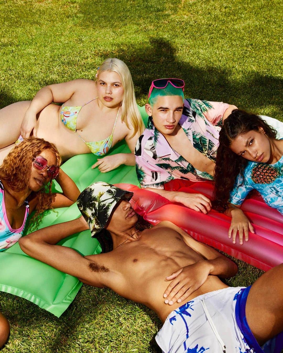 YOOX.COMのインスタグラム：「ALL IN THIS TOGETHER Bright colours and naked skin: that's what summer is all about! Check out more on #YOOX」