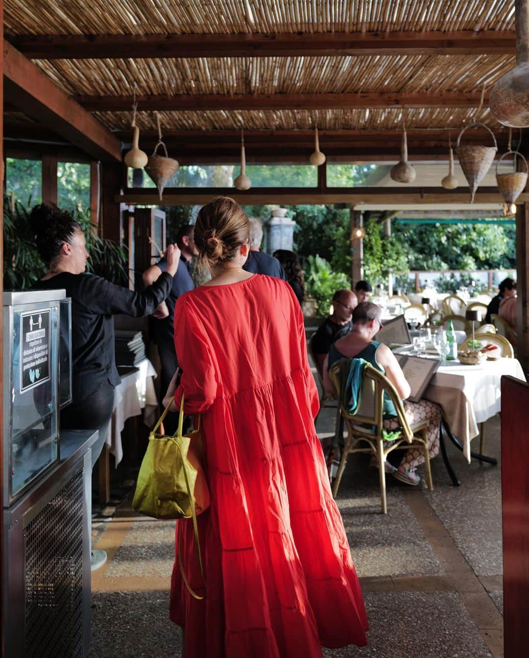 根岸由香里さんのインスタグラム写真 - (根岸由香里Instagram)「. 夕陽が真横、水平線に沈むレストラン、ジェルソミーナ。 とてもロマンティックで皆んなが笑顔で幸せな気持ちになった。 お料理も美味しくホスピタリティも素晴らしい。旅の記録。」7月30日 22時00分 - yukarinegishi