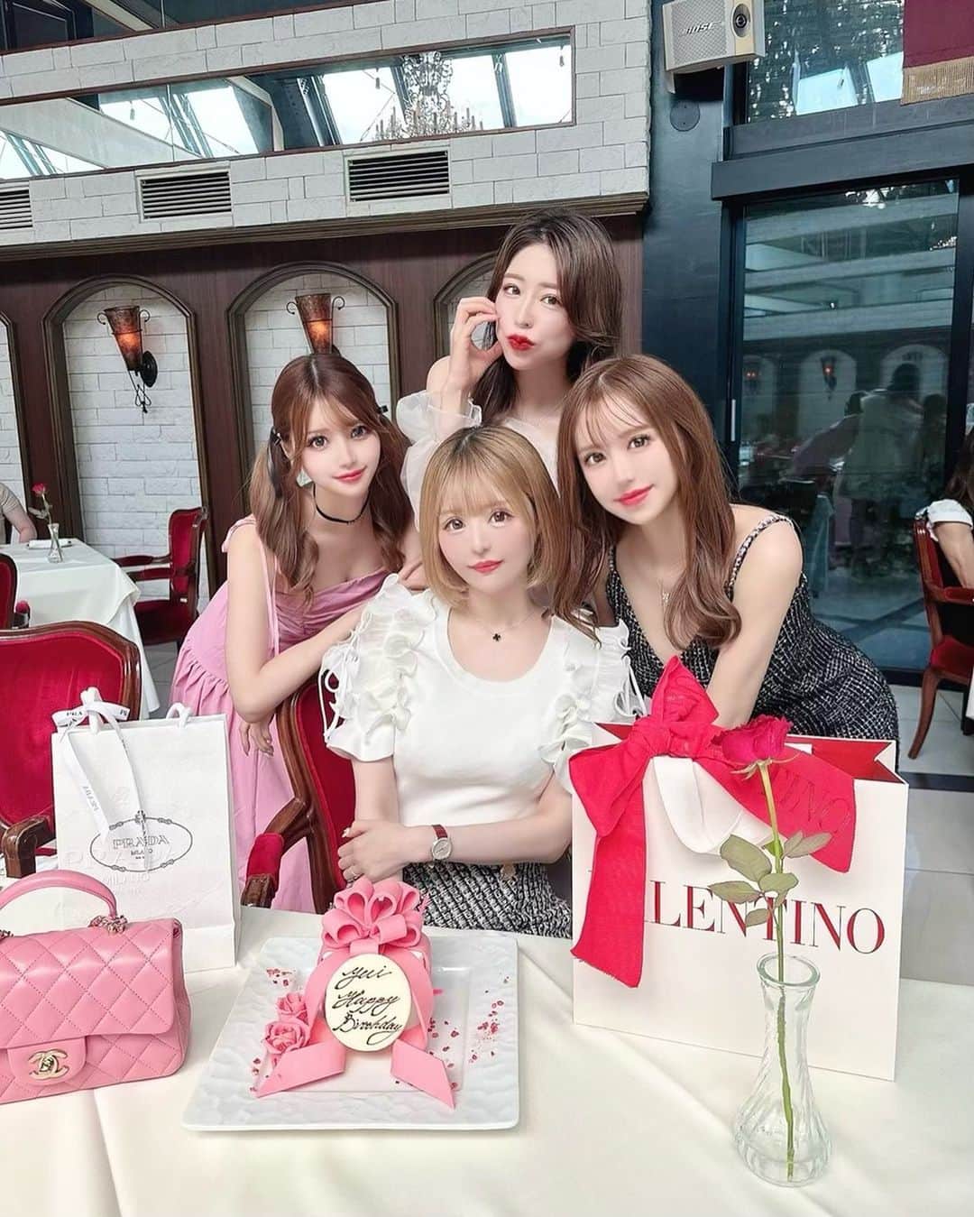 伴かなみのグルメインスタ