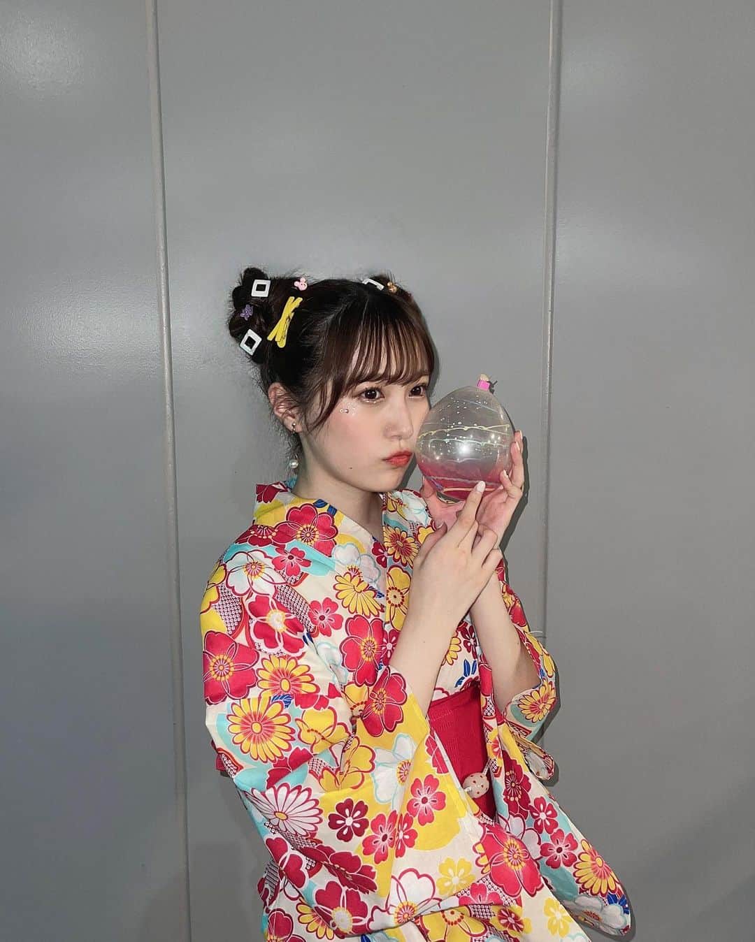 のインスタグラム：「熊さんヘアー🐻  かわいい浴衣きましたっ♡  夏感じた嬉しい〜〜〜似合う？」