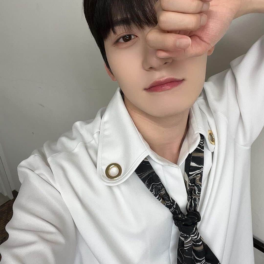 ONEUSさんのインスタグラム写真 - (ONEUSInstagram)「. [#건희] ☁️🌙💙‼️」7月30日 22時38分 - official_oneus