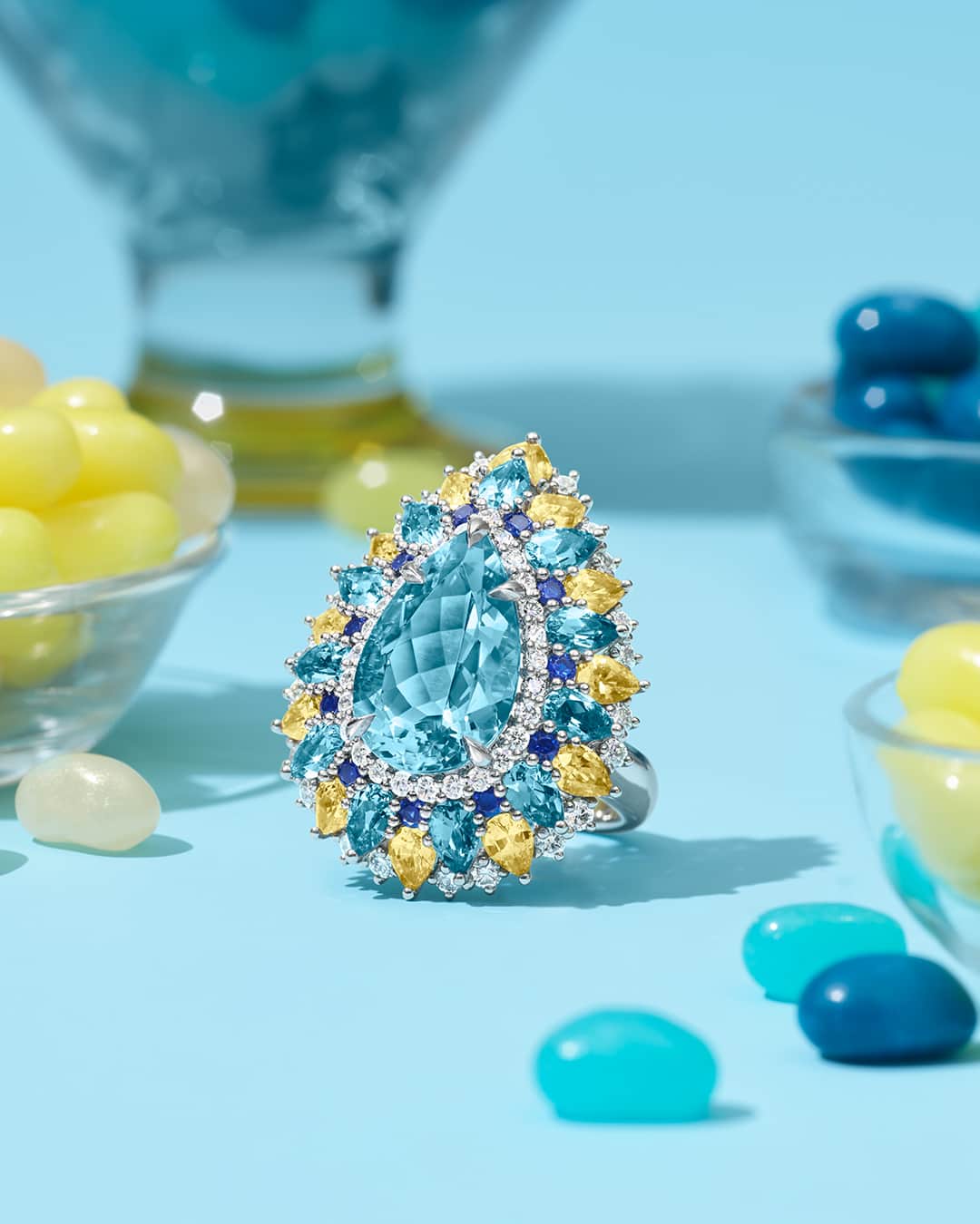 ハリー・ウィンストンのインスタグラム：「This pear-shaped aquamarine ring offers refreshing colorful stone combinations meant to excite and delight. Explore the Winston Candy Shop to savor this bejeweled candy—link in bio. #HarryWinston #WinstonCandy」