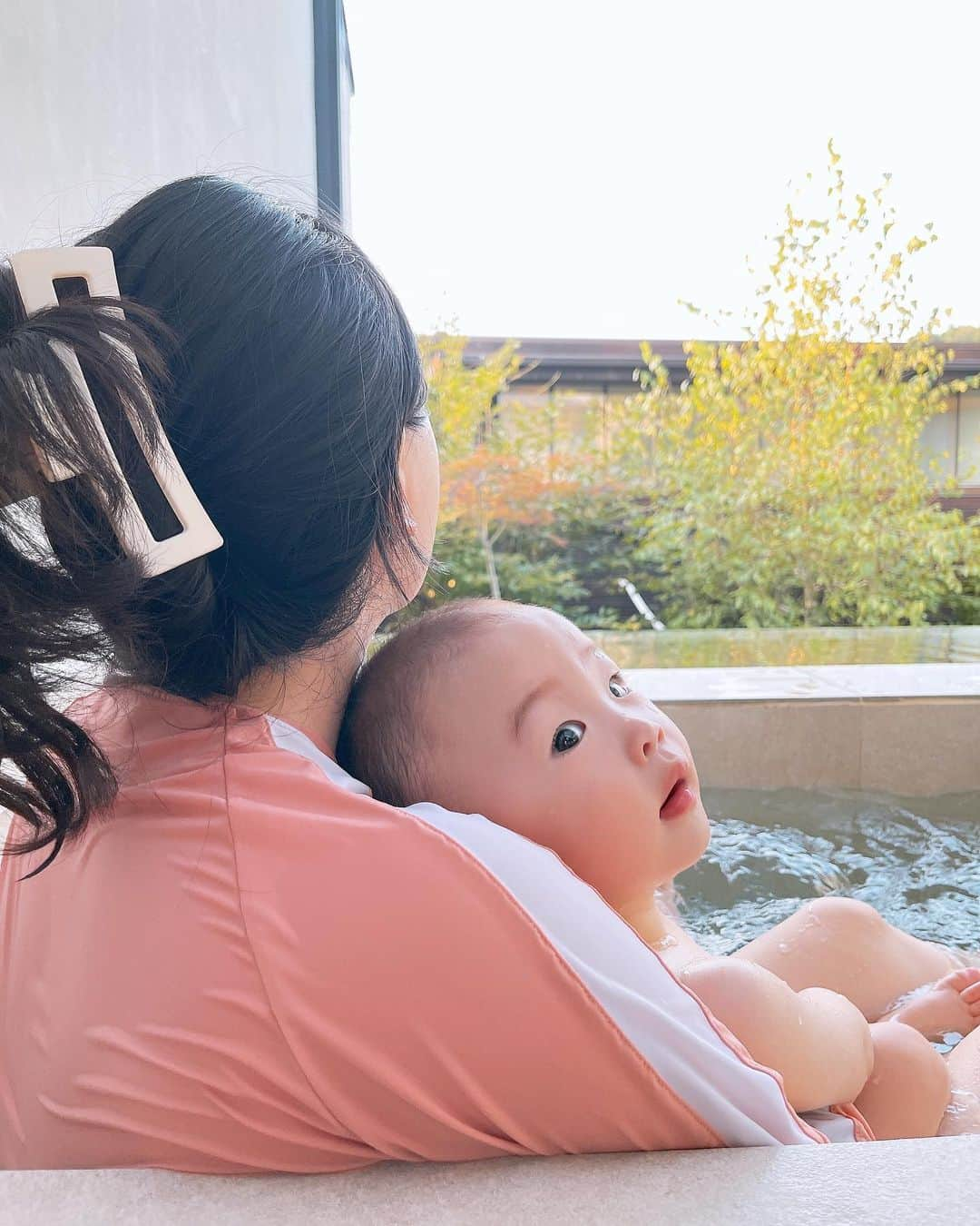 ヨンジュン さんのインスタグラム写真 - (ヨンジュン Instagram)「#230730 우리 해랑 첫 여름휴가👶🏻」7月30日 22時33分 - windboy511