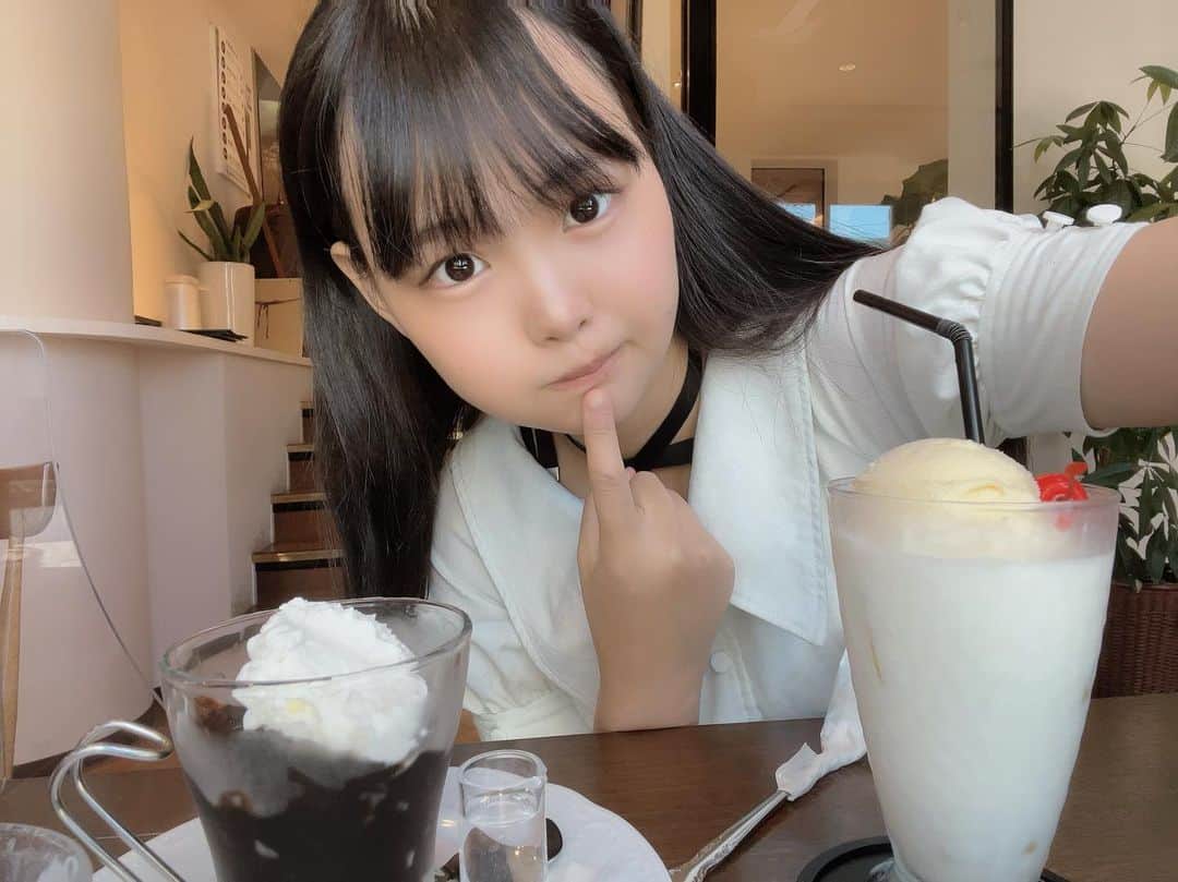 のインスタグラム：「どっちから食べようか悩む〜」