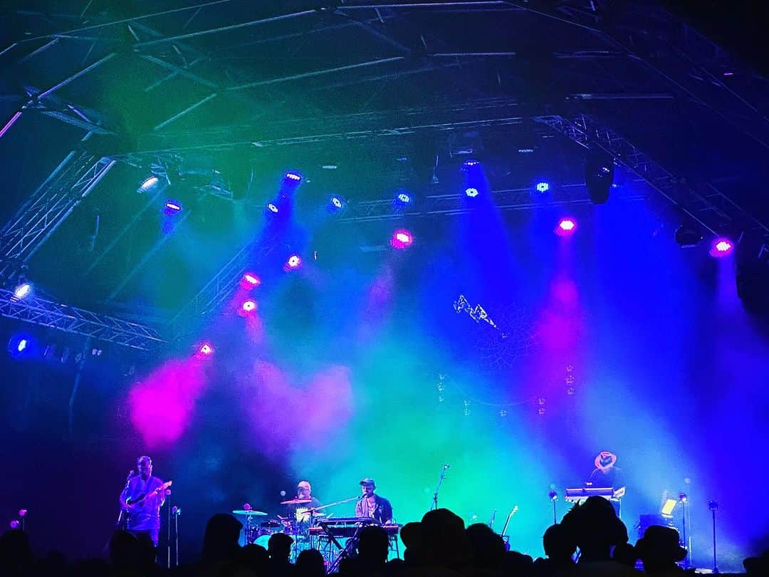 のインスタグラム：「アウスゲイル素晴らしかった。  #Ásgeir #asgeir #アウスゲイル #fujirock #フジロック #フジロック2023 #fujirockfestival #fujirockfestival2023 #frf2023 #fieldofheaven」