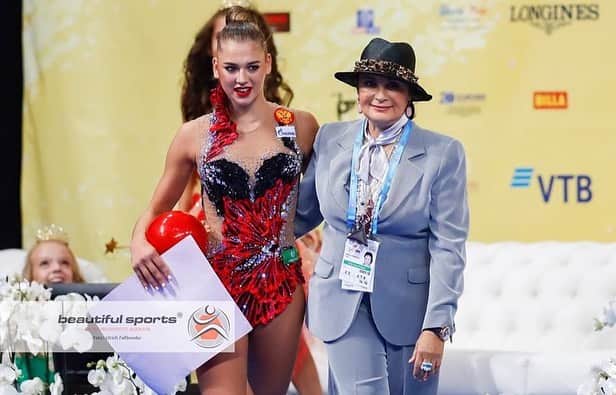 アレクサンドラ・ソルダトワのインスタグラム：「Сегодня день рождения у нашей любимой и легендарной Ирины Александровны!❤️❤️❤️  Желаю чтобы гимнасточки, которые с вами тренируются ценили каждую секунду!  Ведь время проведение с Ириной Александровной бесценно!🙏🏽」