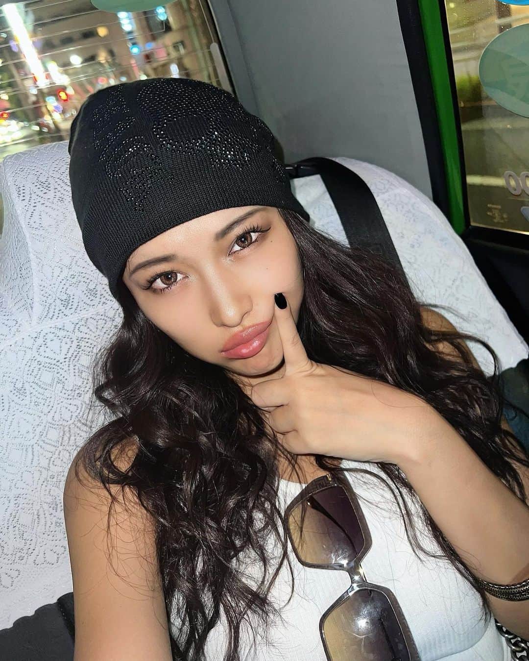  りさぶーのインスタグラム：「自分ウケでいーーーの🌎🐾🐲❤️イカして生きてたい」