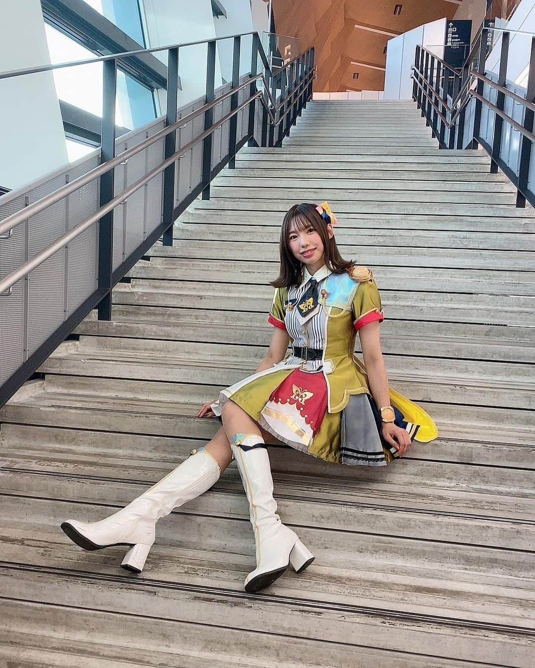 桐谷蝶々さんのインスタグラム写真 - (桐谷蝶々Instagram)「THE IDOLM@STER MILLION LIVE!10thLIVE TOUR Act-2 5 TO SP@RKLE!! DAY2ありがとうございました！  久しぶりの『ふわりずむ』 たくさんのライブやお仕事を経験した今の美也ちゃんを表現出来たんじゃないかなって思ってます♪ どえりゃあ楽しかったですー！！🥰  そして！  楽屋花ありがとうございましたー！！！ どれも綺麗でかわいいー！！！ とっっても嬉しかったです🥰🥰🥰🥰🥰 恵子氏から、美也ちゃん宛てに可愛いの来てるよー！って昨日聴いてたから見るの楽しみにしてました💐  つぎは、11月の福岡公演ですね お会いできるのを楽しみにしていますー！！  #宮尾美也 #桐谷蝶々 #imas_ml_10th #ml_10th_act2_day2 #アイドルマスターミリオンライブ  #アイドルマスターミリオンライブシアターデイズ #アイマス #ミリオン10周年」7月30日 22時53分 - choucho_kiri