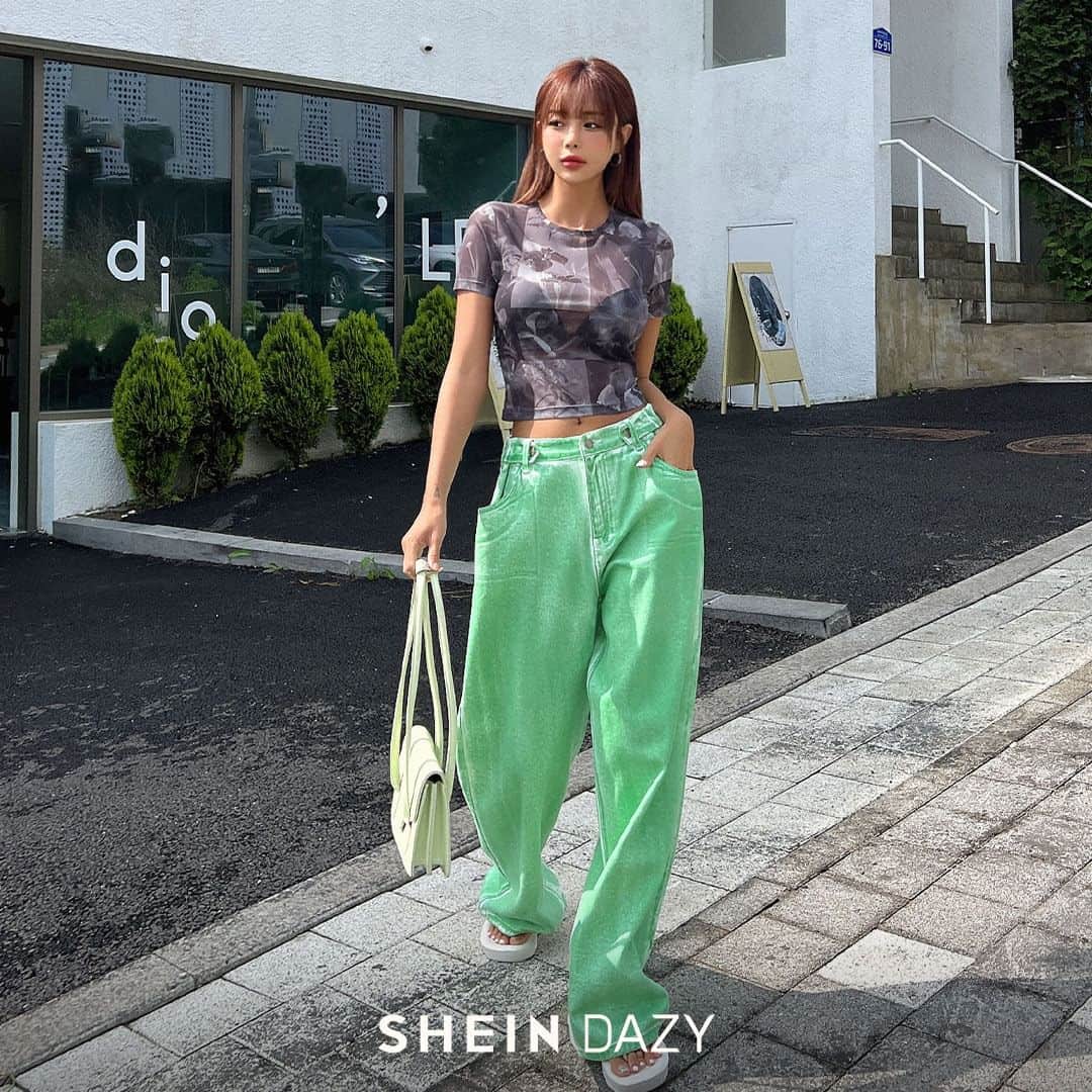 SHEINさんのインスタグラム写真 - (SHEINInstagram)「Which DAZY street style slay is giving "I dress up for nobody but me" energy: 1, 2,3,4 or 5? 👇  🔎18344680 18211627 18144596 18210102  #DAZY」7月30日 23時00分 - sheinofficial