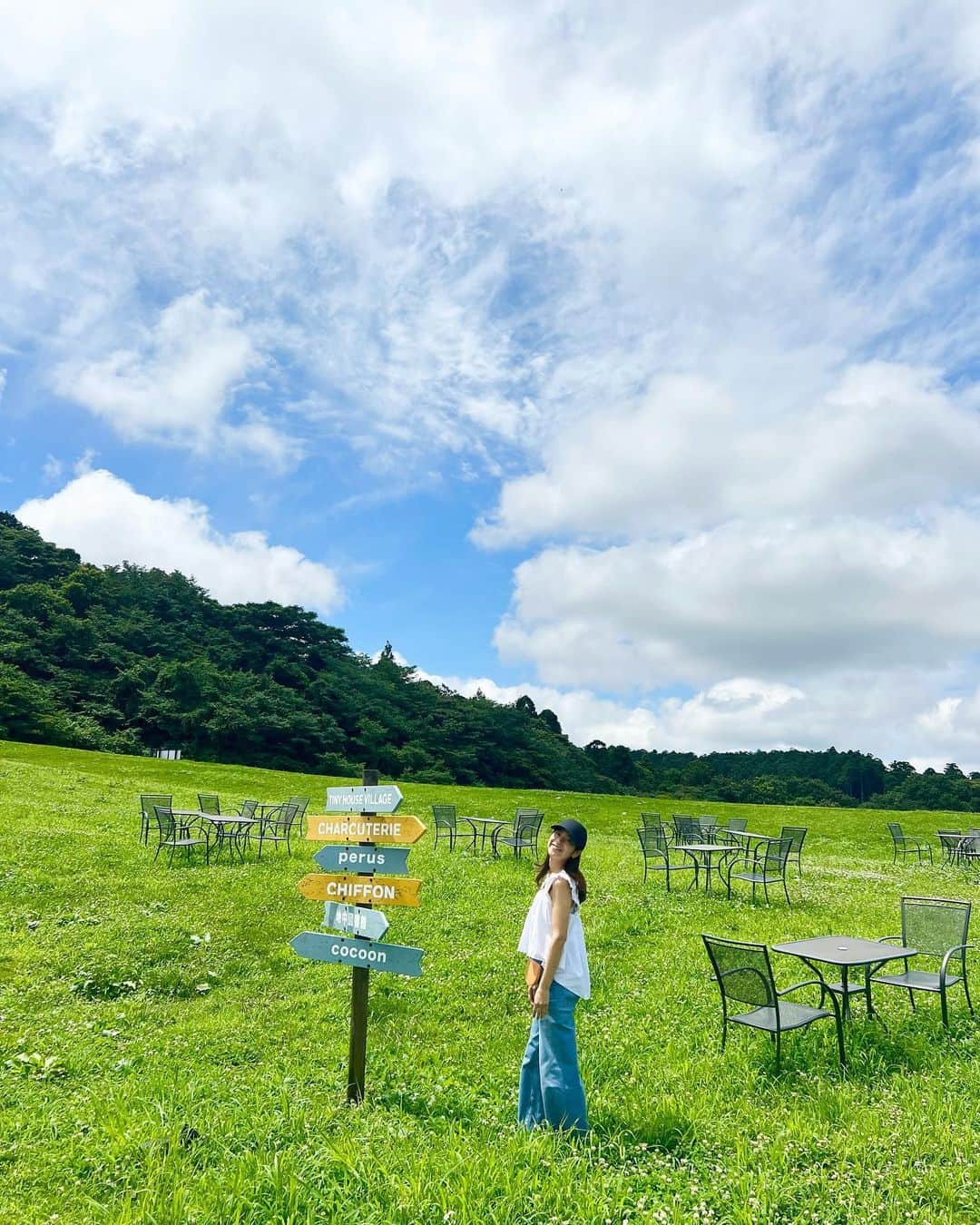 ayumiさんのインスタグラム写真 - (ayumiInstagram)「🌞🌞🌞  この青い空、白いくもパキッと緑が大好きー🌳🤍 夏たのしもー！😘🩵  このフラガールトマトが本当に美味しかった🥹🥹🍅」7月30日 23時13分 - ayupichikitchen