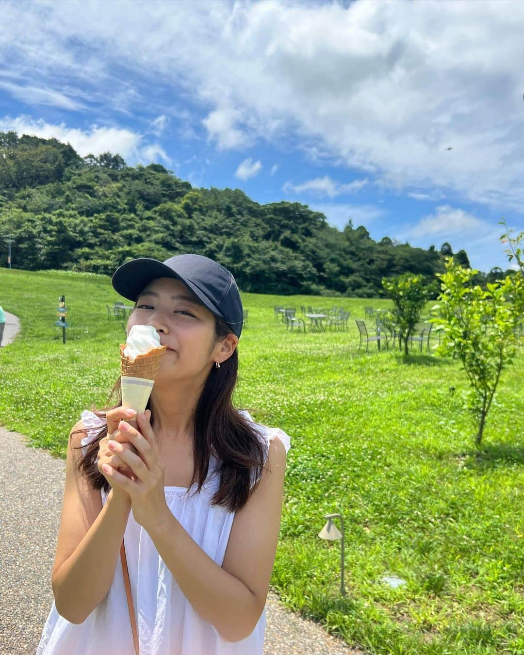 ayumiさんのインスタグラム写真 - (ayumiInstagram)「🌞🌞🌞  この青い空、白いくもパキッと緑が大好きー🌳🤍 夏たのしもー！😘🩵  このフラガールトマトが本当に美味しかった🥹🥹🍅」7月30日 23時13分 - ayupichikitchen