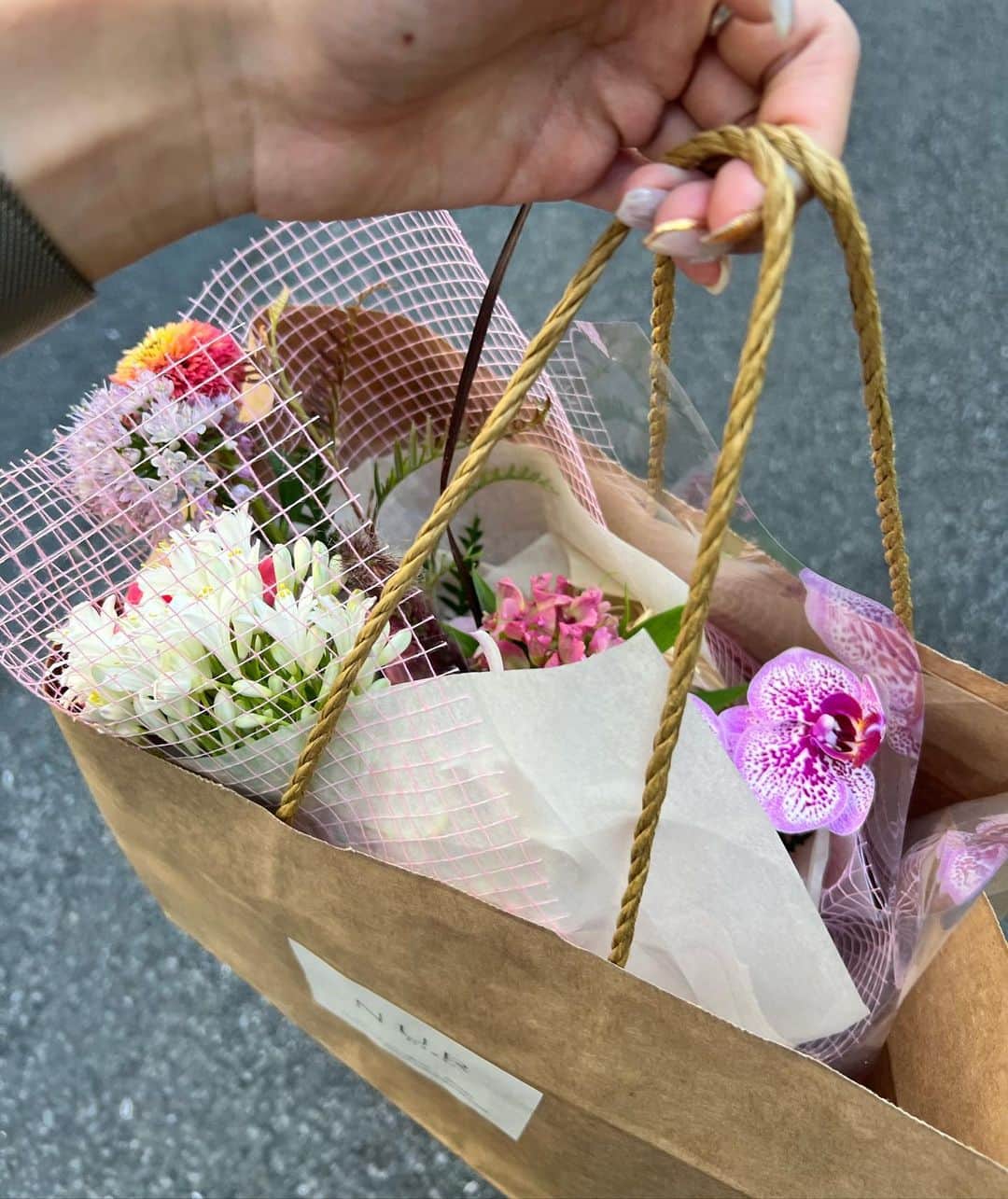森山紗希のインスタグラム：「教えてもらった可愛いお花屋さん」