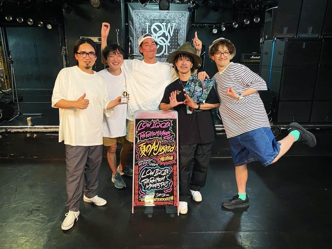 渡邊忍のインスタグラム：「LOW IQ 01 & THE RHYTHM MAKERS PLUS 夏のAdjusted〜横浜編 in 横浜FAD イチくんの魅力がギッシリ詰まったワンマンライヴ！ この場にいたみんなと一緒にアジャストできてとってもたのぴかったです🤪🫶💫 ありがとうございました！！！ #夏アジャ #リトルジャイアントのベースを弾くリアルジャイアント原直央」