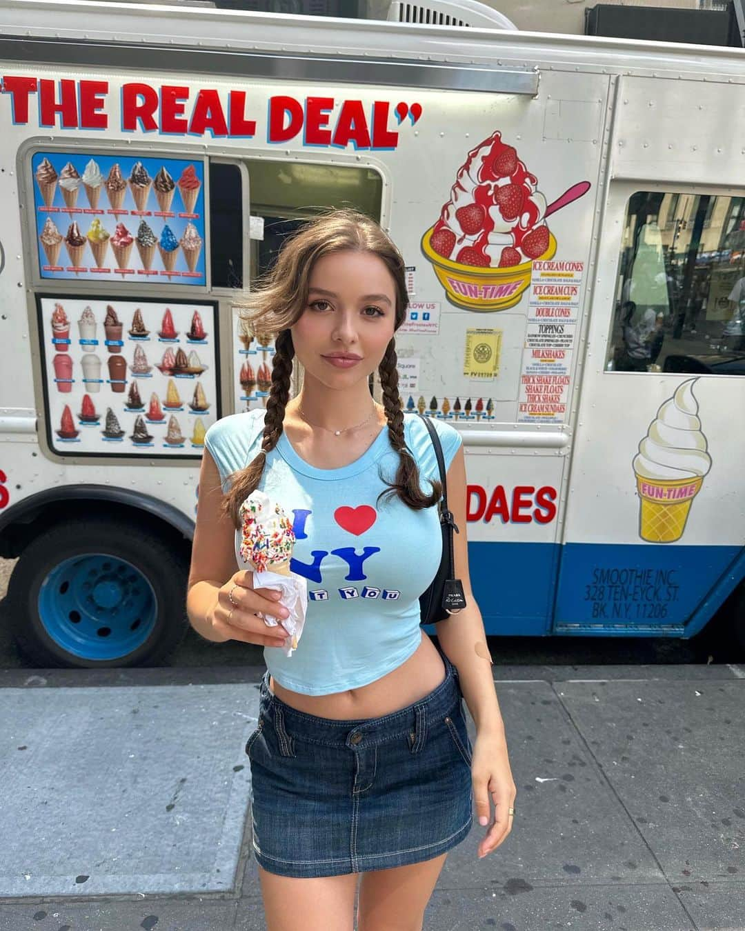 SOPHIE ROSEさんのインスタグラム写真 - (SOPHIE ROSEInstagram)「I Love New York」7月30日 23時24分 - sophiemudd