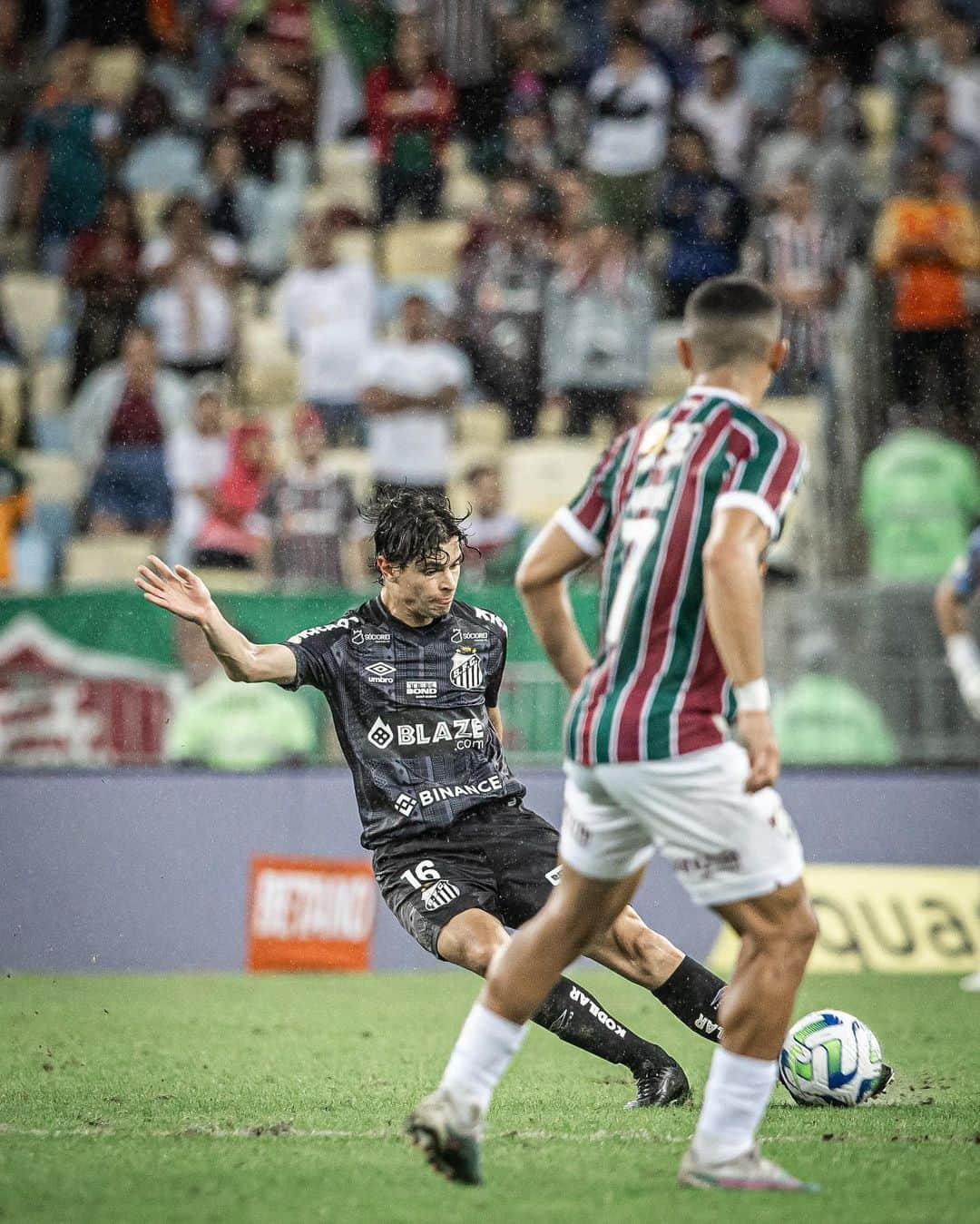 ドドさんのインスタグラム写真 - (ドドInstagram)「🖤🤍🐳 #FLUxSAN #Brasileirão2023 #SantosFC」7月30日 23時32分 - dodopires