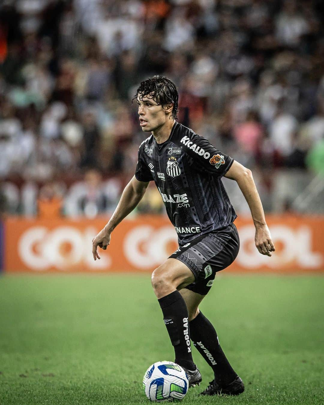 ドドさんのインスタグラム写真 - (ドドInstagram)「🖤🤍🐳 #FLUxSAN #Brasileirão2023 #SantosFC」7月30日 23時32分 - dodopires