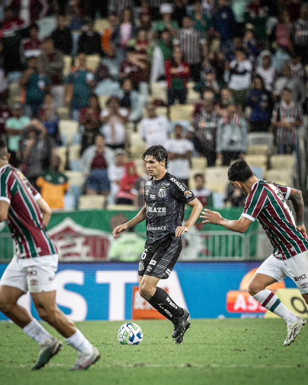 ドドさんのインスタグラム写真 - (ドドInstagram)「🖤🤍🐳 #FLUxSAN #Brasileirão2023 #SantosFC」7月30日 23時32分 - dodopires