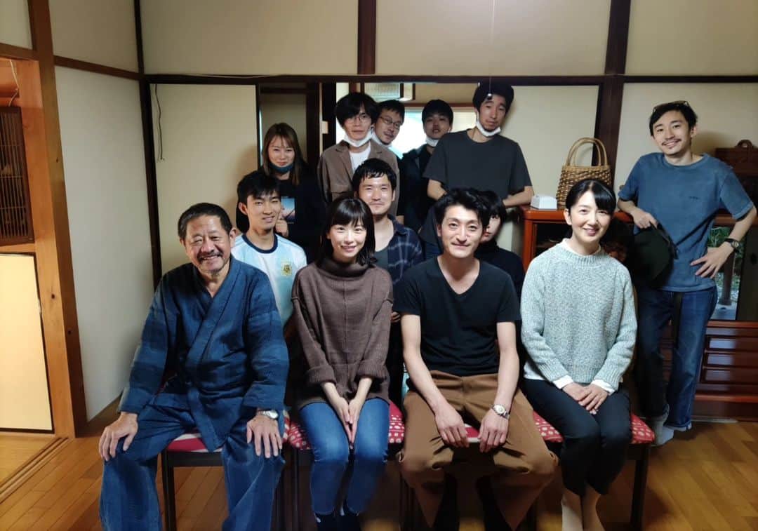 高見こころのインスタグラム：「映画　はこぶね @hakobune_theark  2023年8月4日~8月10日 テアトル新宿にていよいよ公開されます！  初日、最終日は舞台挨拶もありますので、 観ていただいた感想を是非直接キャストスタッフに届けてください✨  初日は参加出来ないのですが😭最終日には関西から駆けつけますので宜しくお願い致します!  ちなみに関西ではシネ・リーブル梅田にて9月1日、2日公開されますよ🥰  #映画 #テアトル新宿 #まもなく公開 #映画はこぶね #舞台挨拶 #映画祭 #田辺弁慶映画祭グランプリ #若手作家 #登竜門」