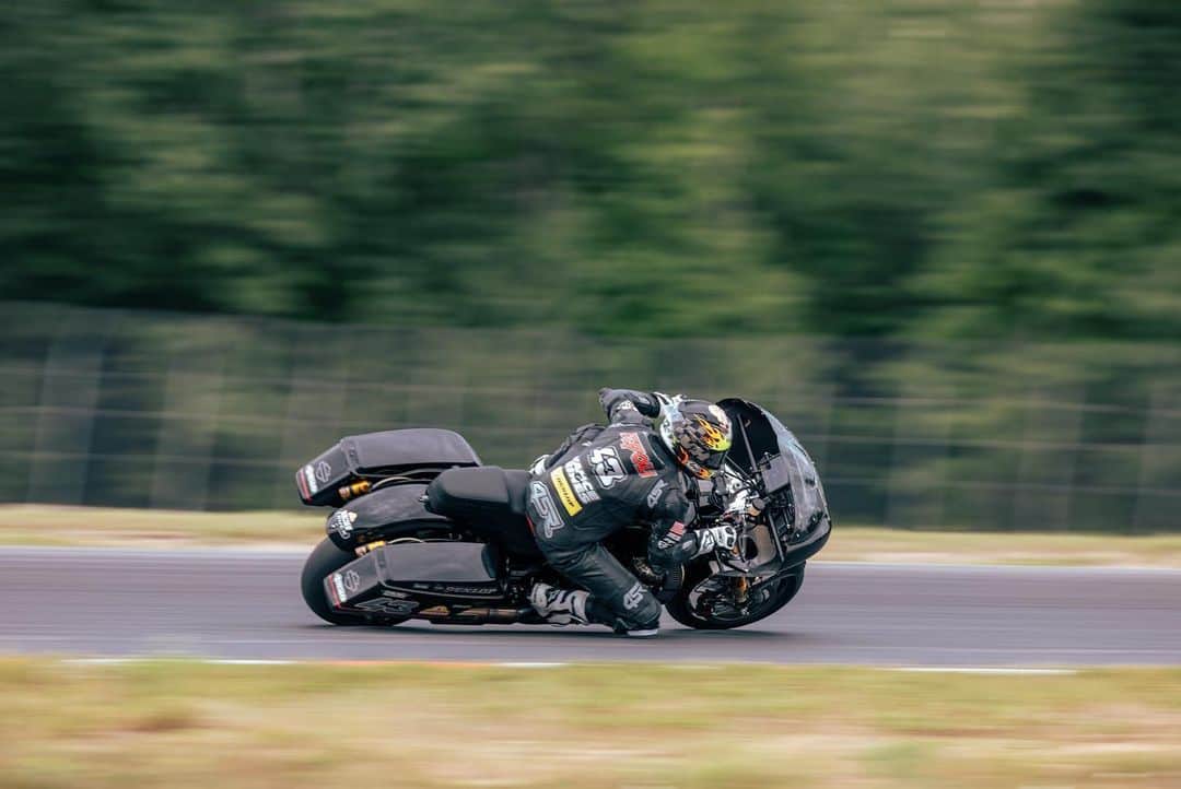 Harley-Davidsonさんのインスタグラム写真 - (Harley-DavidsonInstagram)「@VanceandHines H-D rider @hayden69gillim brought home a win and a second place finish in the #KingoftheBaggers races this weekend at @brainerdinternationalraceway. He moves into a three point lead in the championship standings over @KyleWyman & @JamesRispoli, who are tied for second.  #HarleyDavidson @motoamerica」7月31日 9時26分 - harleydavidson