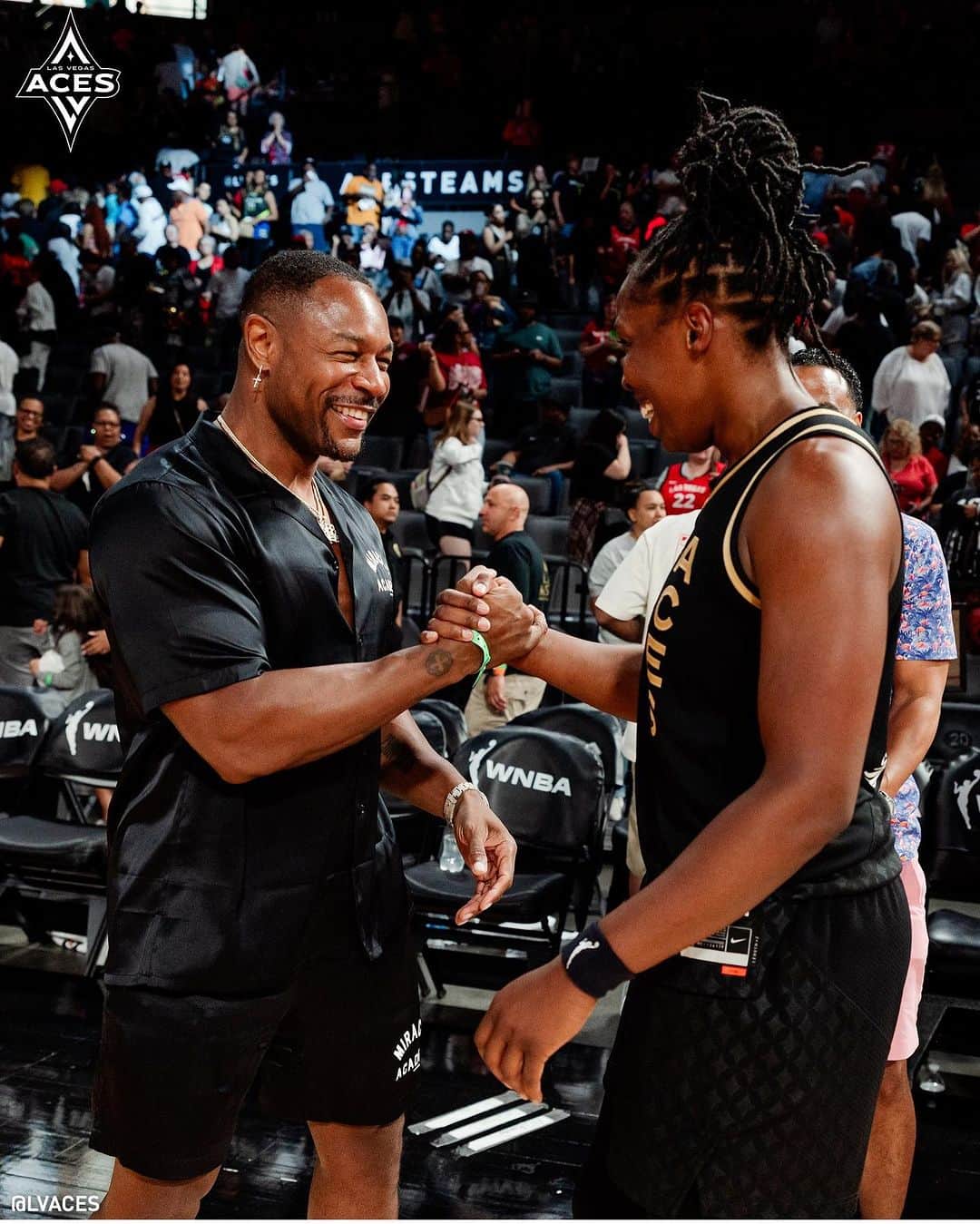 タンクのインスタグラム：「My @lvaces ain’t playin! @cgray209 is really LIKE THAT!! @aja22wilson 💙  What a game!! You know where to find me!.. R&B MONEY」