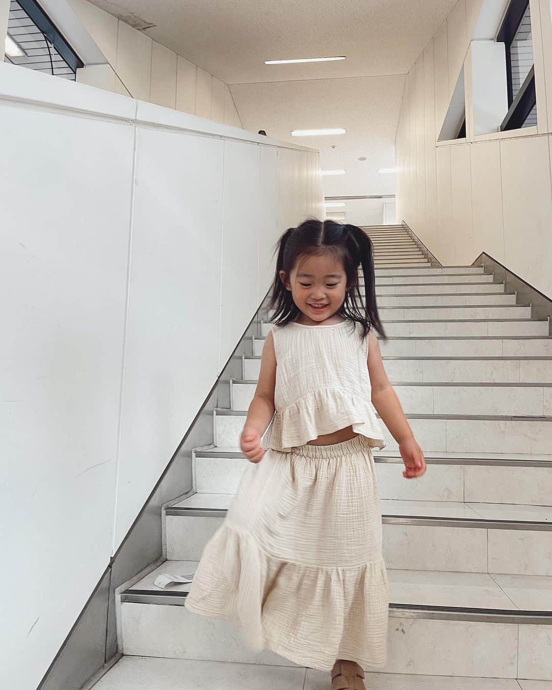MayaTさんのインスタグラム写真 - (MayaTInstagram)「The day we picked up someone special at the airport😉   I have so much new hair coming out now, I guess I lost a lot of hair from pregnancy…」7月31日 10時25分 - mayat_official
