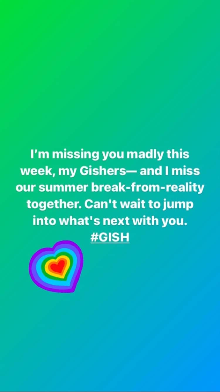 ミーシャ・コリンズのインスタグラム：「I’m missing you madly this week, my Gishers— and I miss our summer break-from-reality together. Can’t wait to jump into what’s next with you. #GISH」